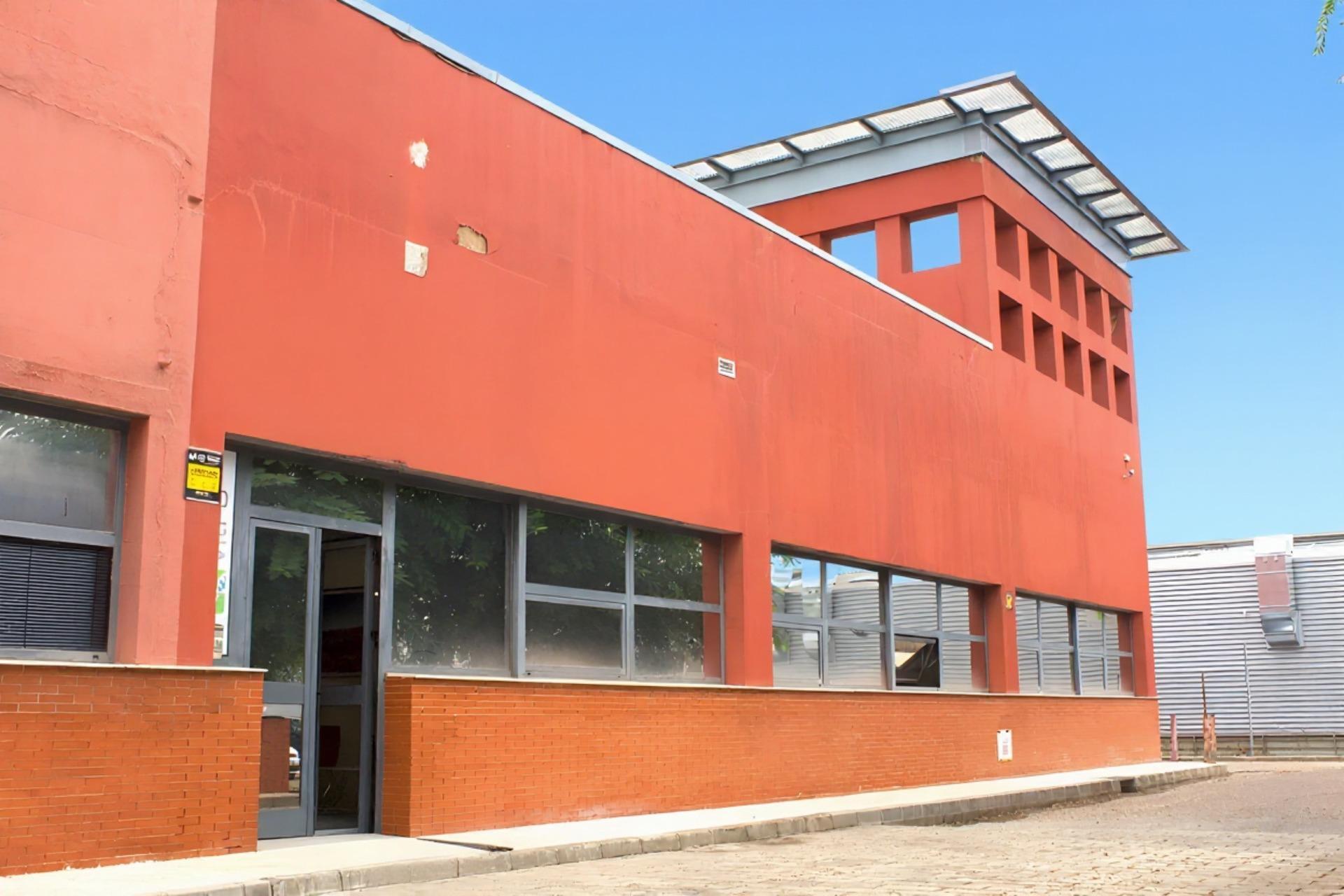 OFICINA COMERCIAL  EN EDIFICIO NUDO NORTE, LUIS FUENTES BEJARANO, 60.