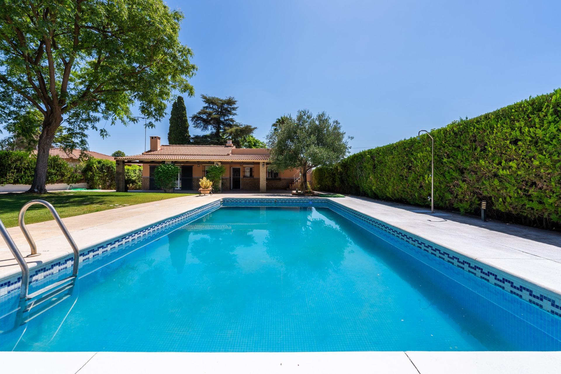 CHALET EN PALOMARES de 1400m2