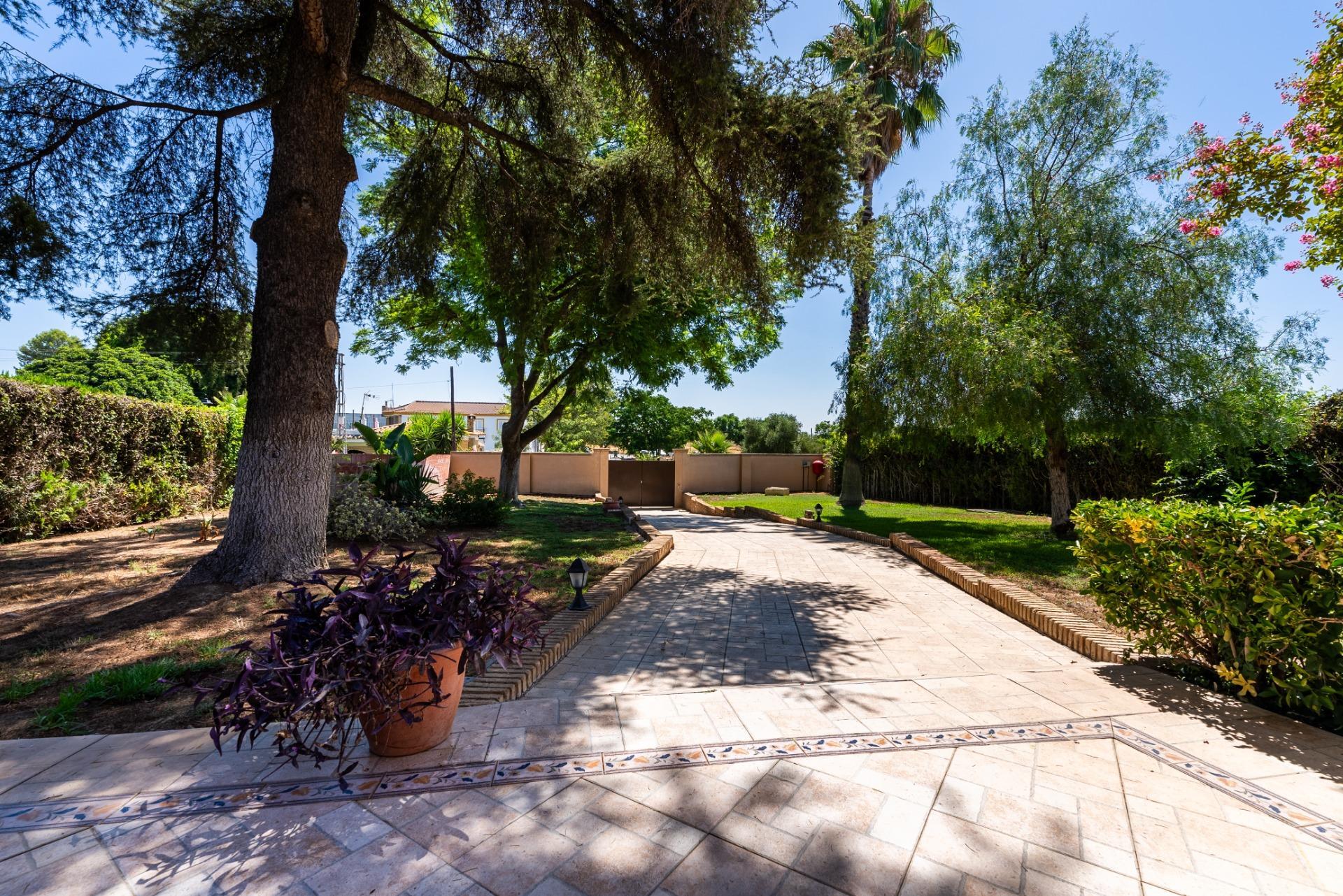 CHALET EN PALOMARES de 1400m2