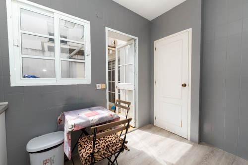 Chalet adosado en Calle Águila s/n, ? Urb. Colina Blanca con terraza y piscina