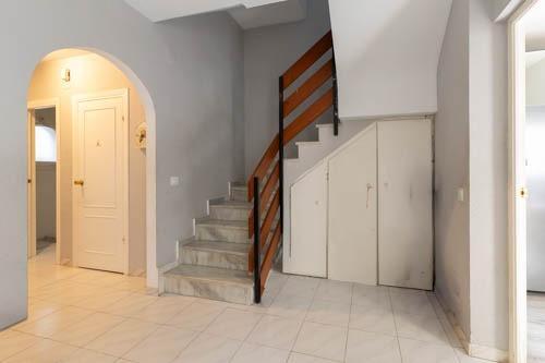 Chalet adosado en Calle Águila s/n, ? Urb. Colina Blanca con terraza y piscina