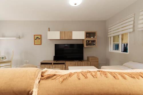 Chalet adosado en Calle Águila s/n, ? Urb. Colina Blanca con terraza y piscina