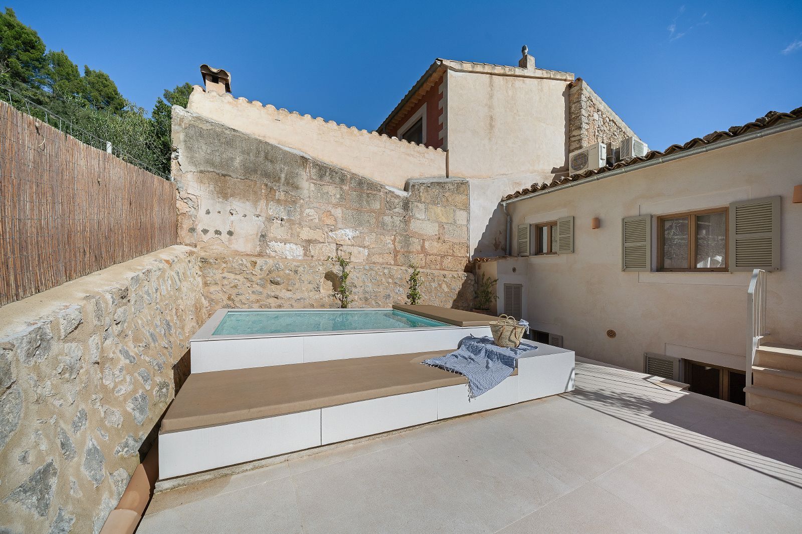 Casa reformada con ETV en Caimari de 201 m2 con piscina