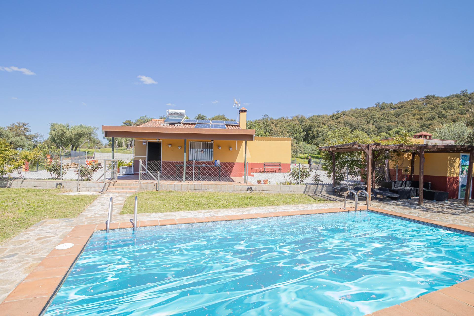 CASA RURAL CON PISCINA