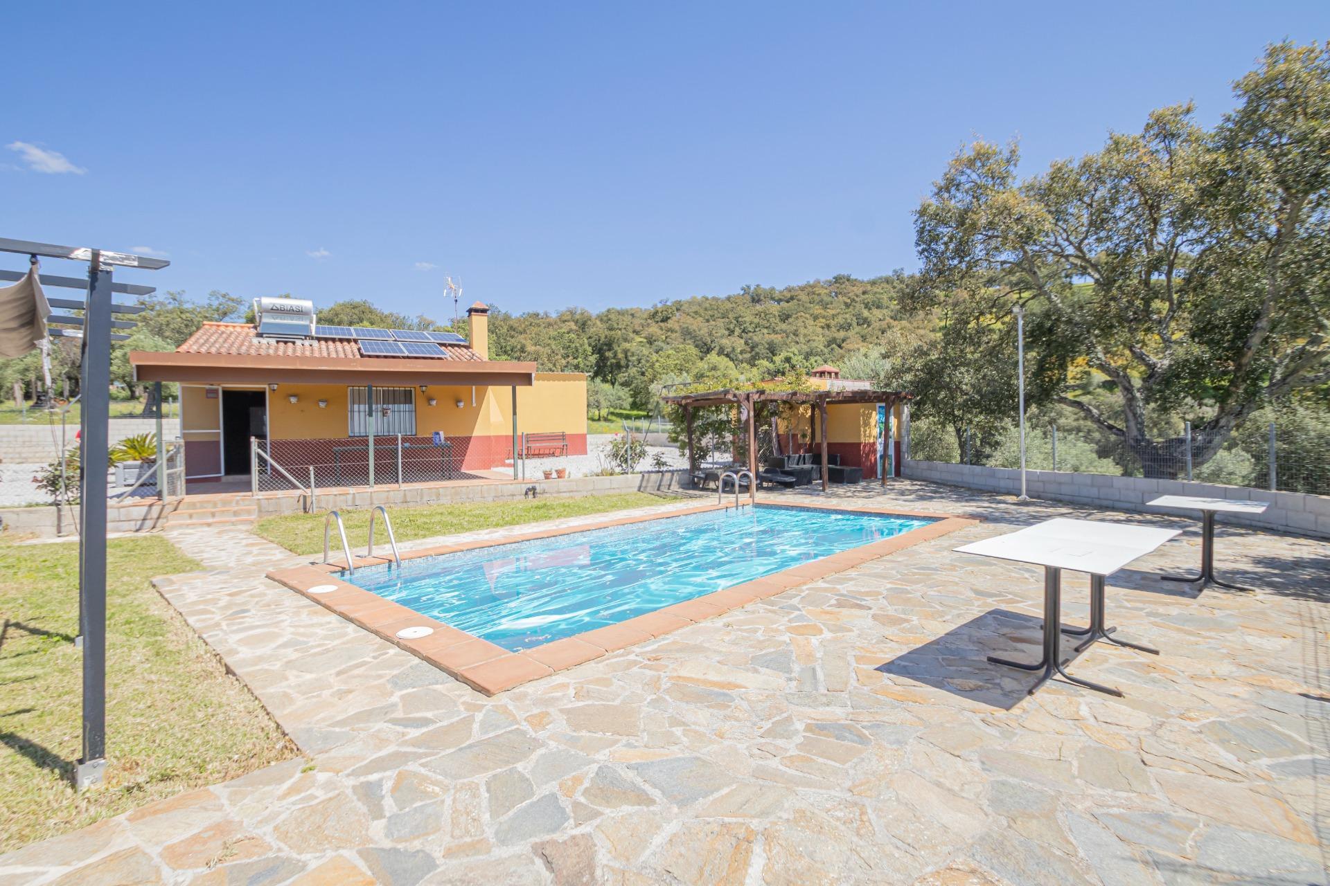 CASA RURAL CON PISCINA
