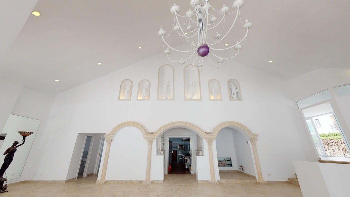 Restaurante y Parcela con Proyecto  para Centro de Negocios en El Pilar ? El Paraíso, Estepona.