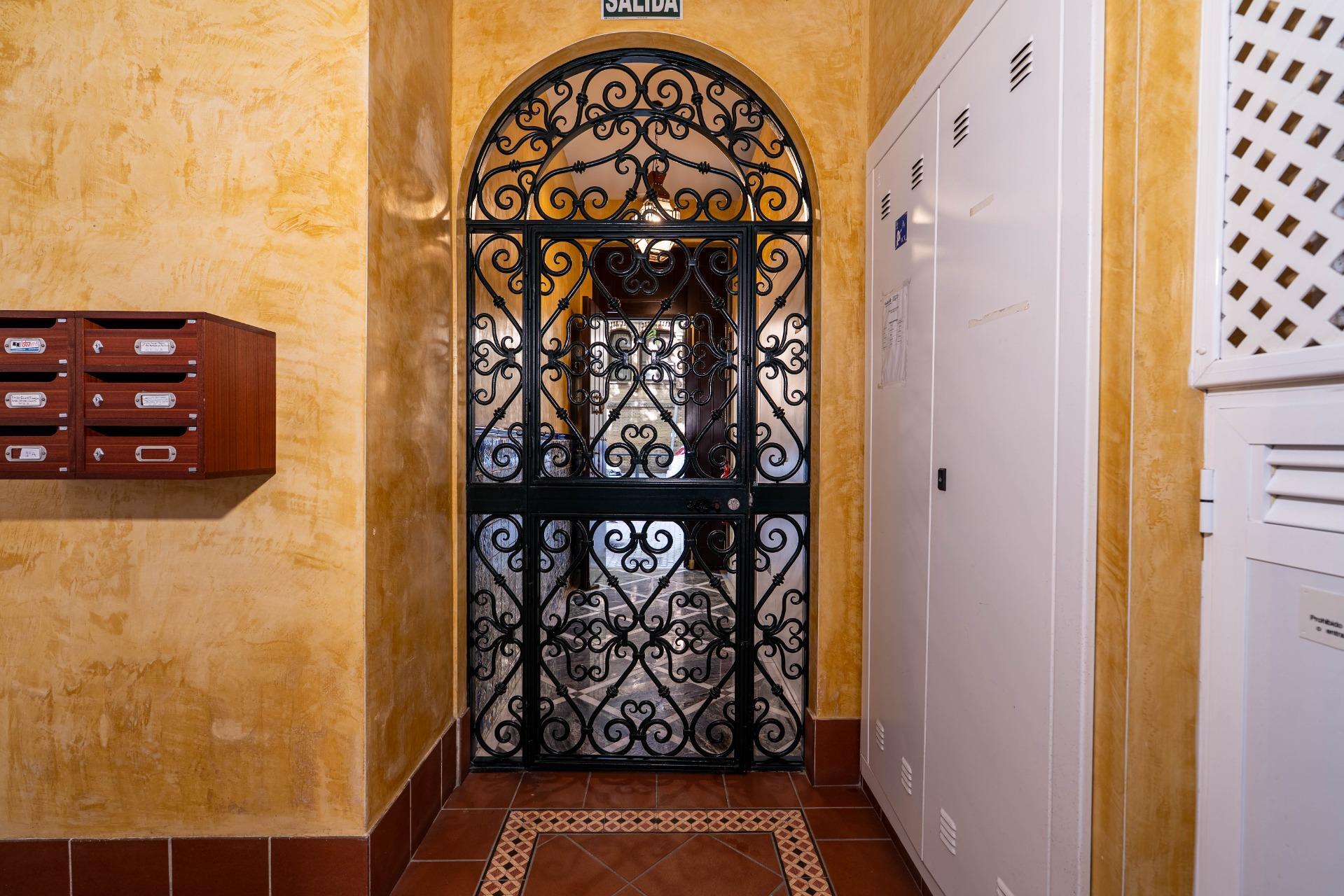 Exclusivo Ático Dúplex con Terraza y Piscina Privada en la mejor zona de triana.