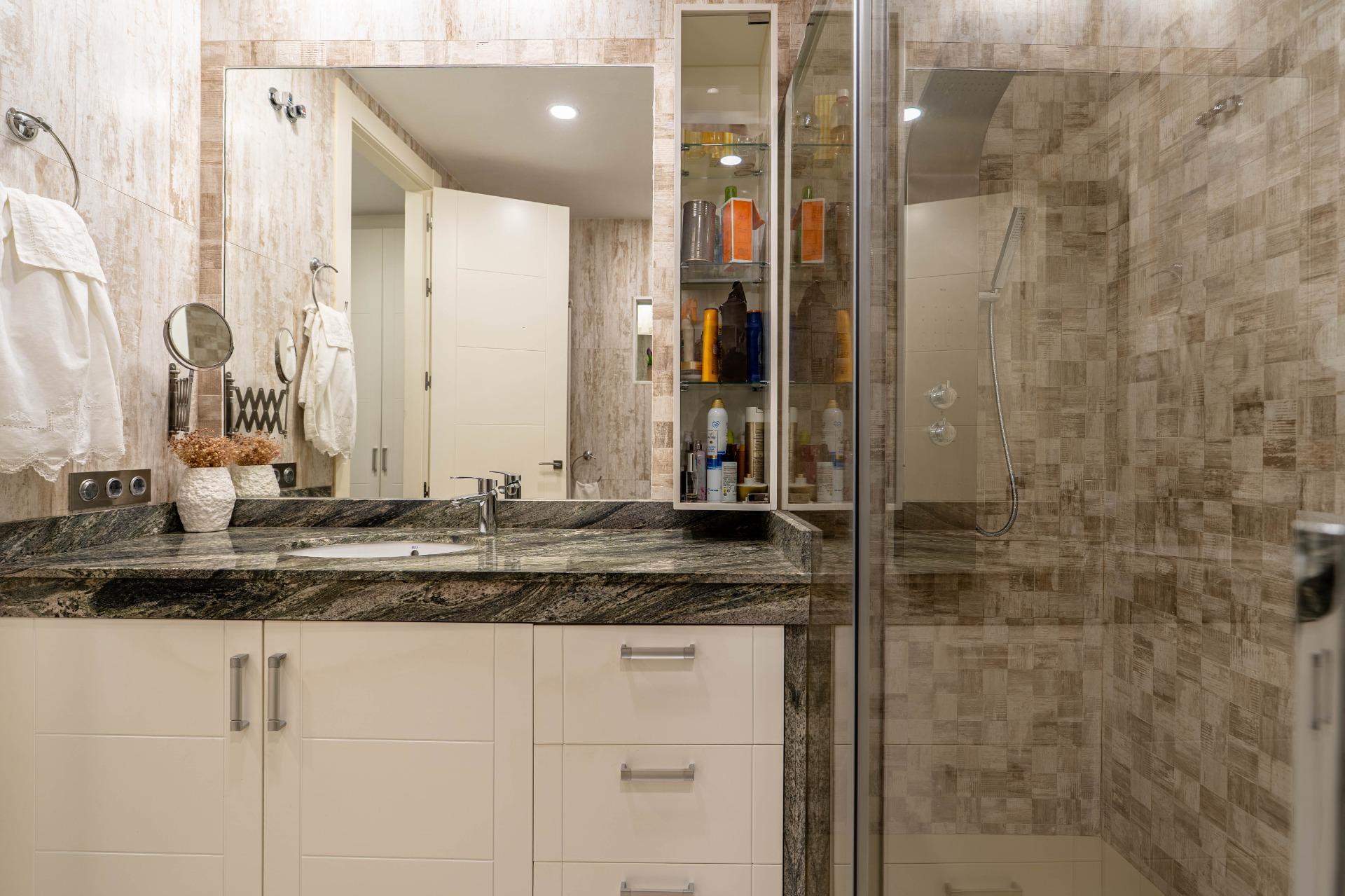 Exclusivo Ático Dúplex con Terraza y Piscina Privada en la mejor zona de triana.