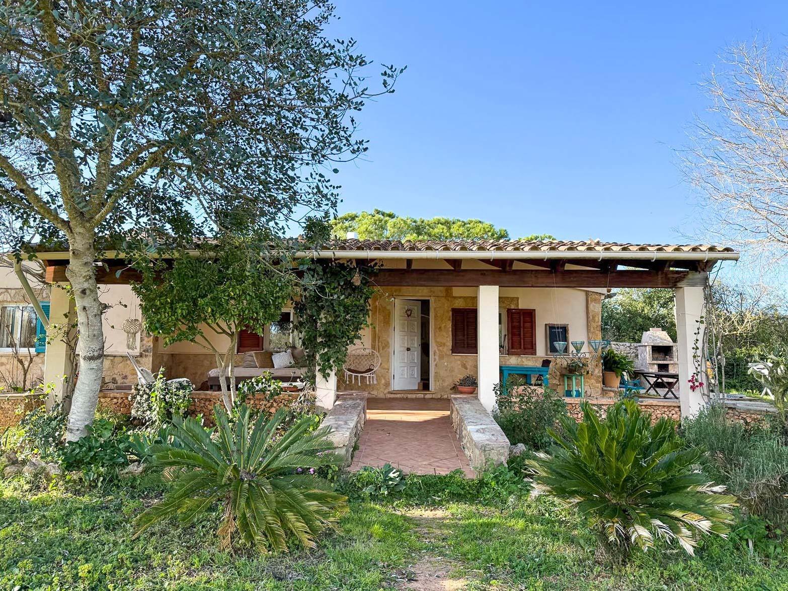 Parcela rústica con construcción existente cerca de Santa Margalida. Sin cédula de habitabilidad