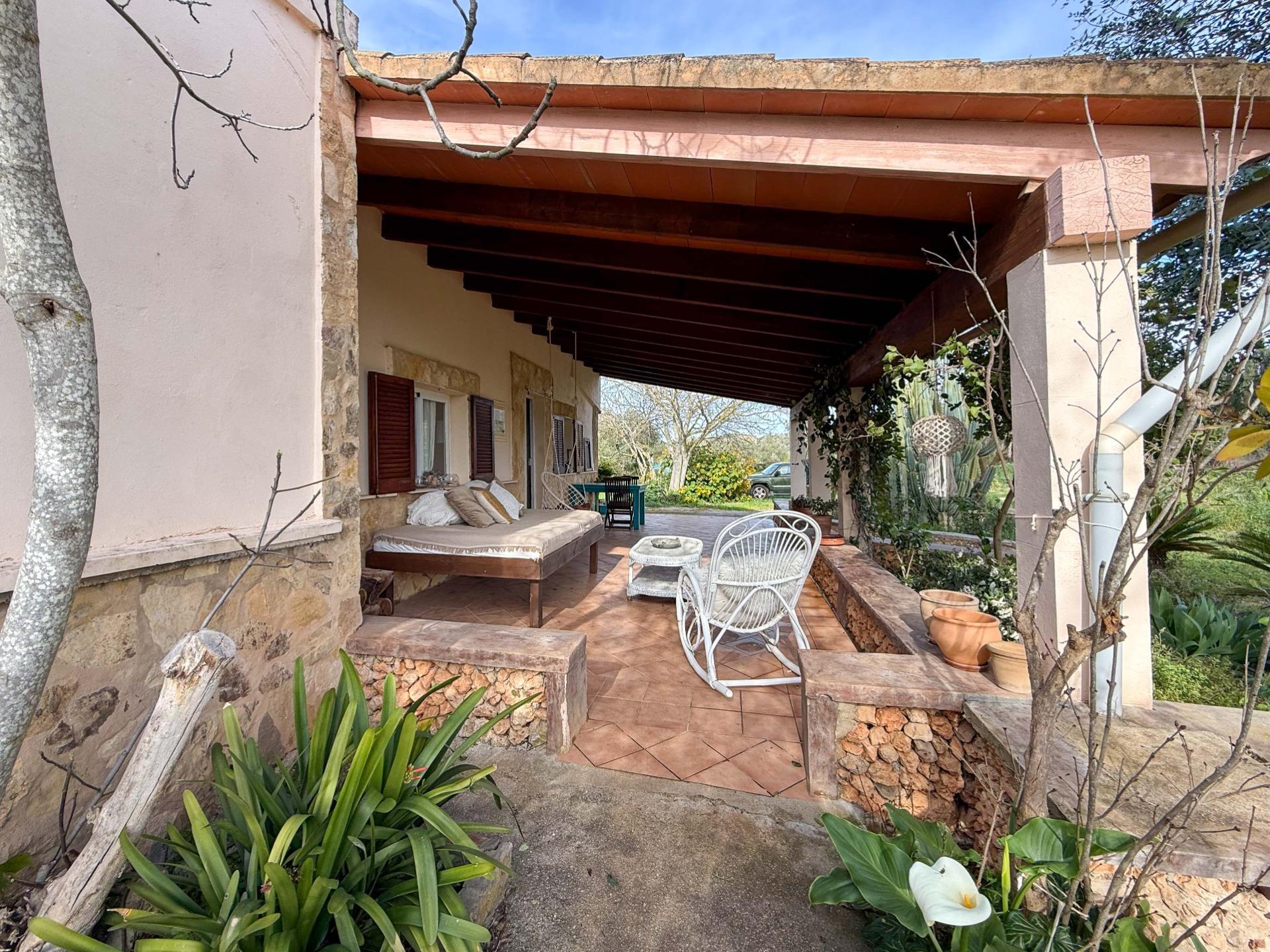 Parcela rústica con construcción existente cerca de Santa Margalida. Sin cédula de habitabilidad