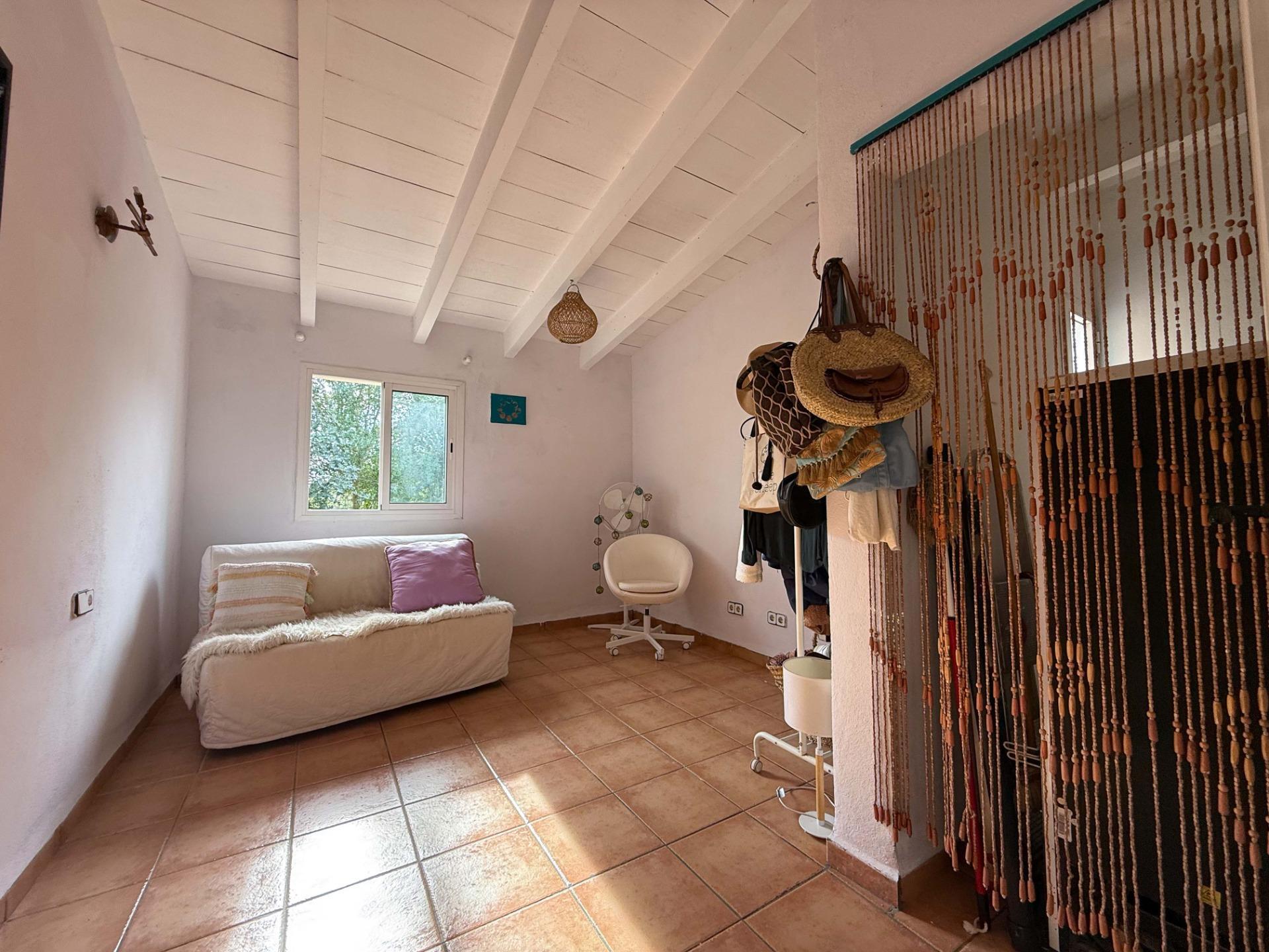 Parcela rústica con construcción existente cerca de Santa Margalida. Sin cédula de habitabilidad