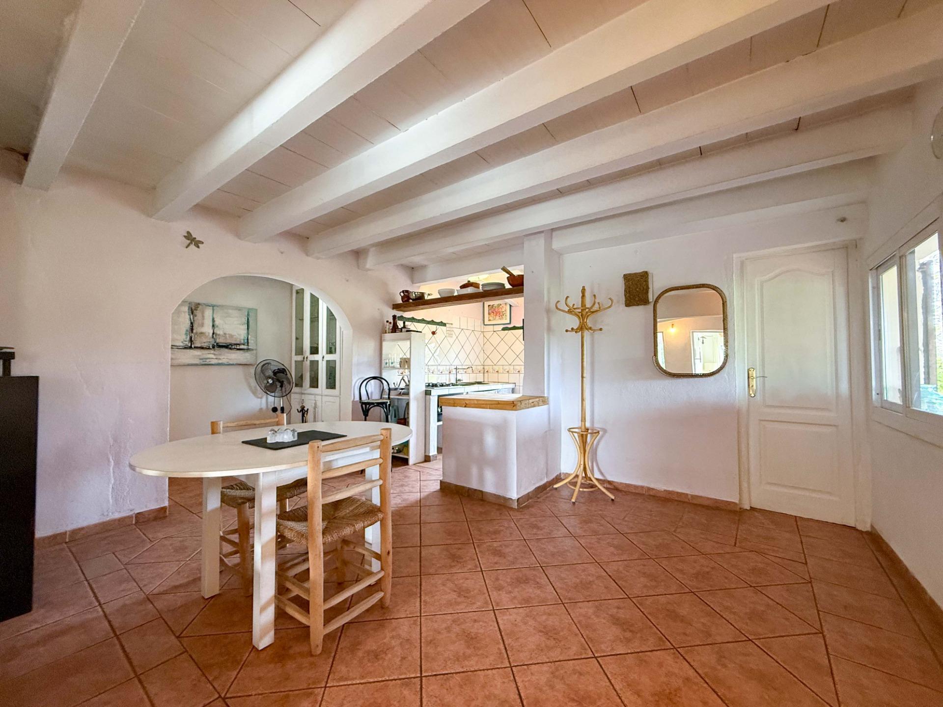 Parcela rústica con construcción existente cerca de Santa Margalida. Sin cédula de habitabilidad