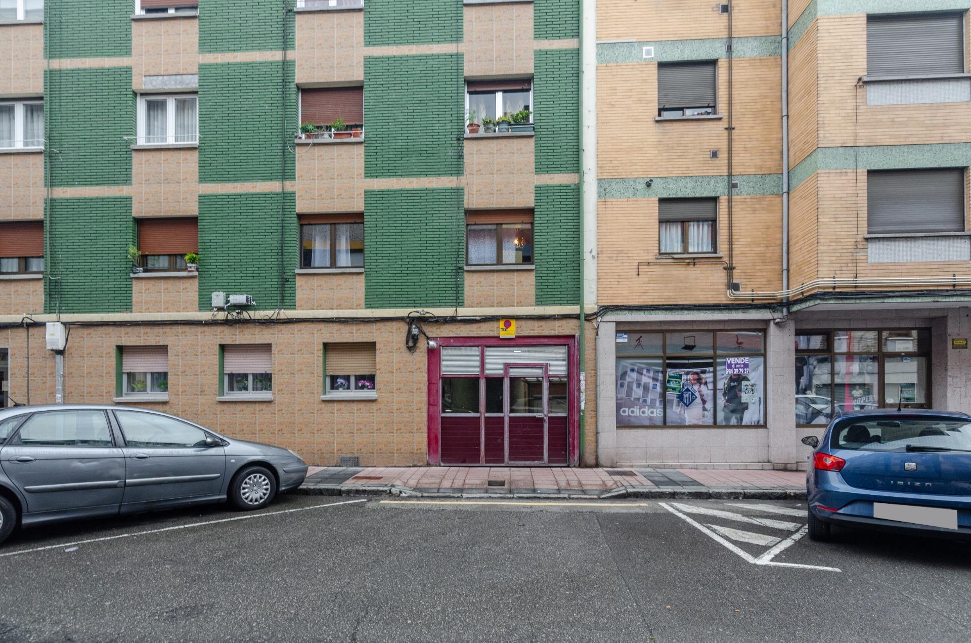 OPORTUNIDAD UNICA DE ADQUIRIR COCHERA GRANDE CERRADA EN MIERES