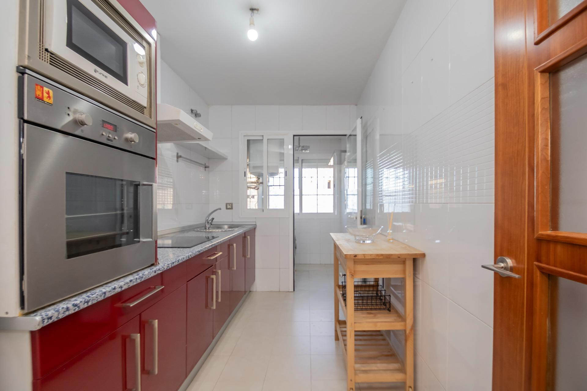 Luminoso y confortable piso en Planta Baja.