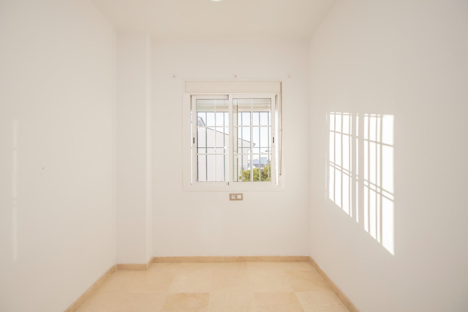 Luminoso y confortable piso en Planta Baja.