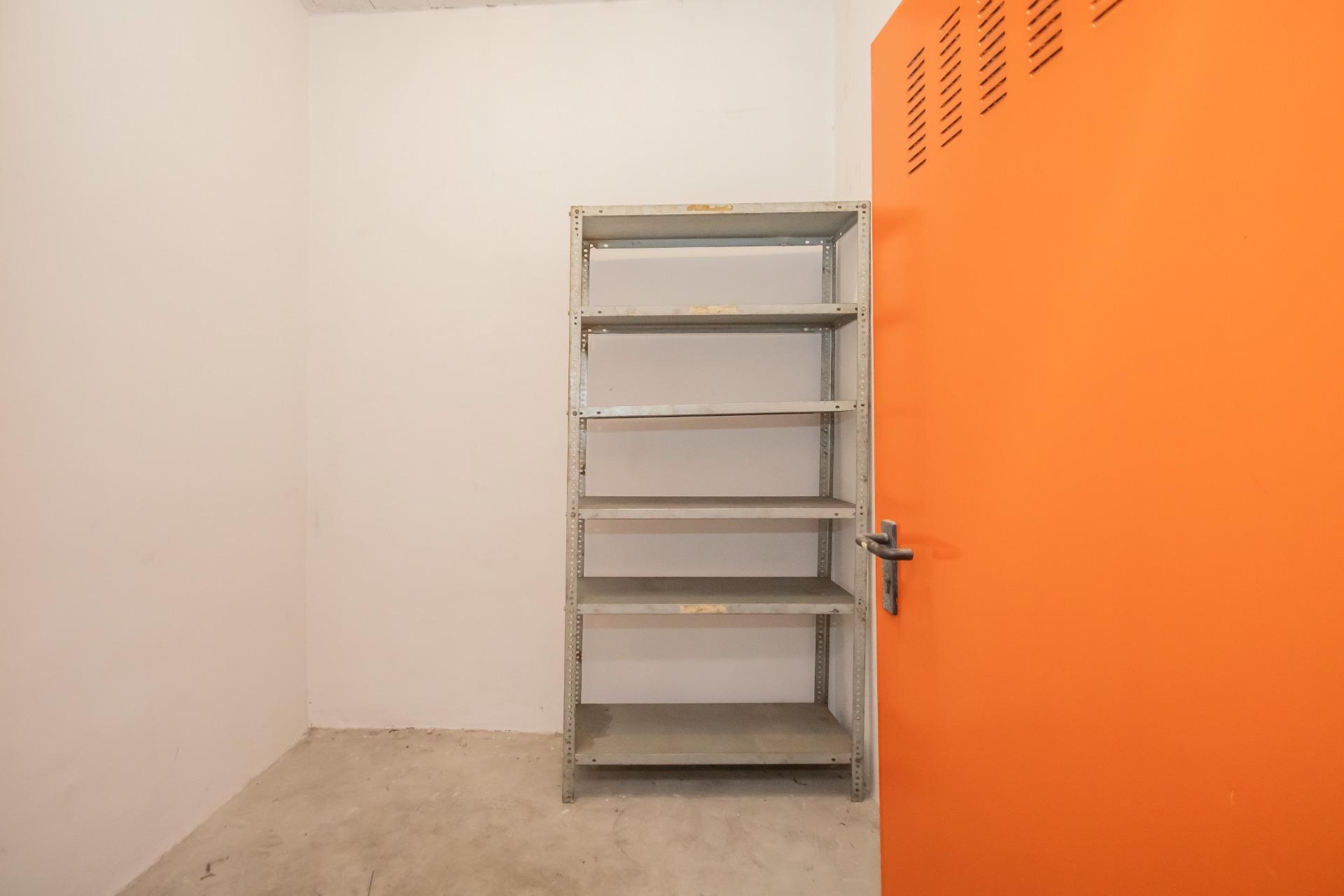 Luminoso y confortable piso en Planta Baja.