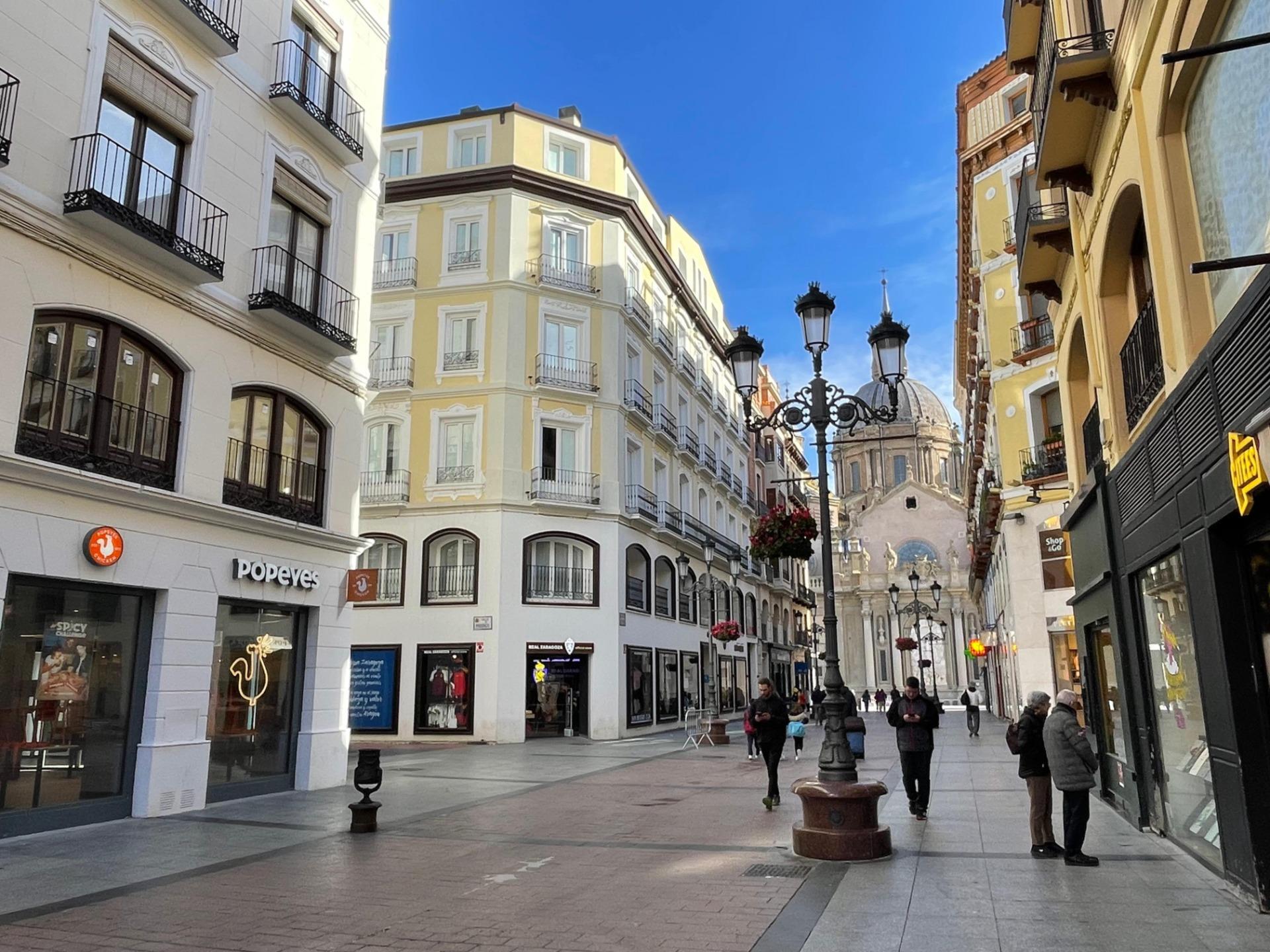 DONDE LATE ZARAGOZA: VIVIENDA CON ALMA EN CALLE ICÓNICA DEL CENTRO (licencia turística)