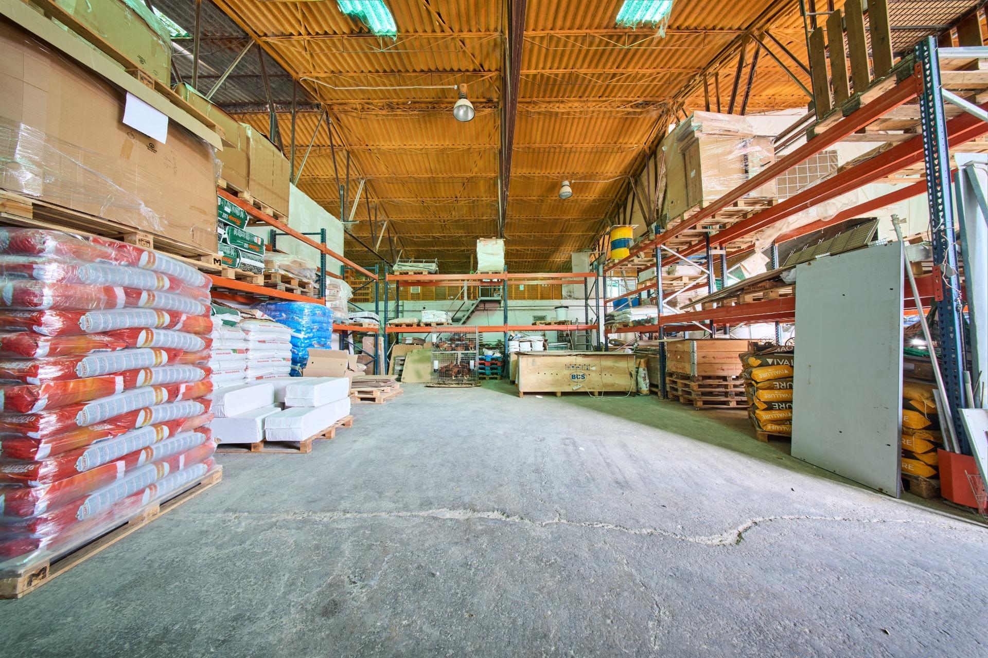 NAVE INDUSTRIAL EN UNA DE LAS MEJORES ZONAS LOGÍSTICAS DE GRANADA, ATARFE ?