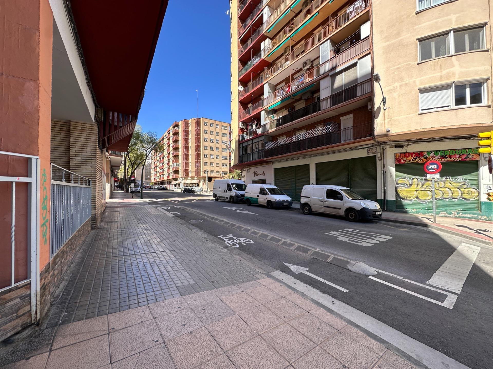 EN LA CIMA: Ático en Esquina, Sin Vecinos y Vistas al Infinito.