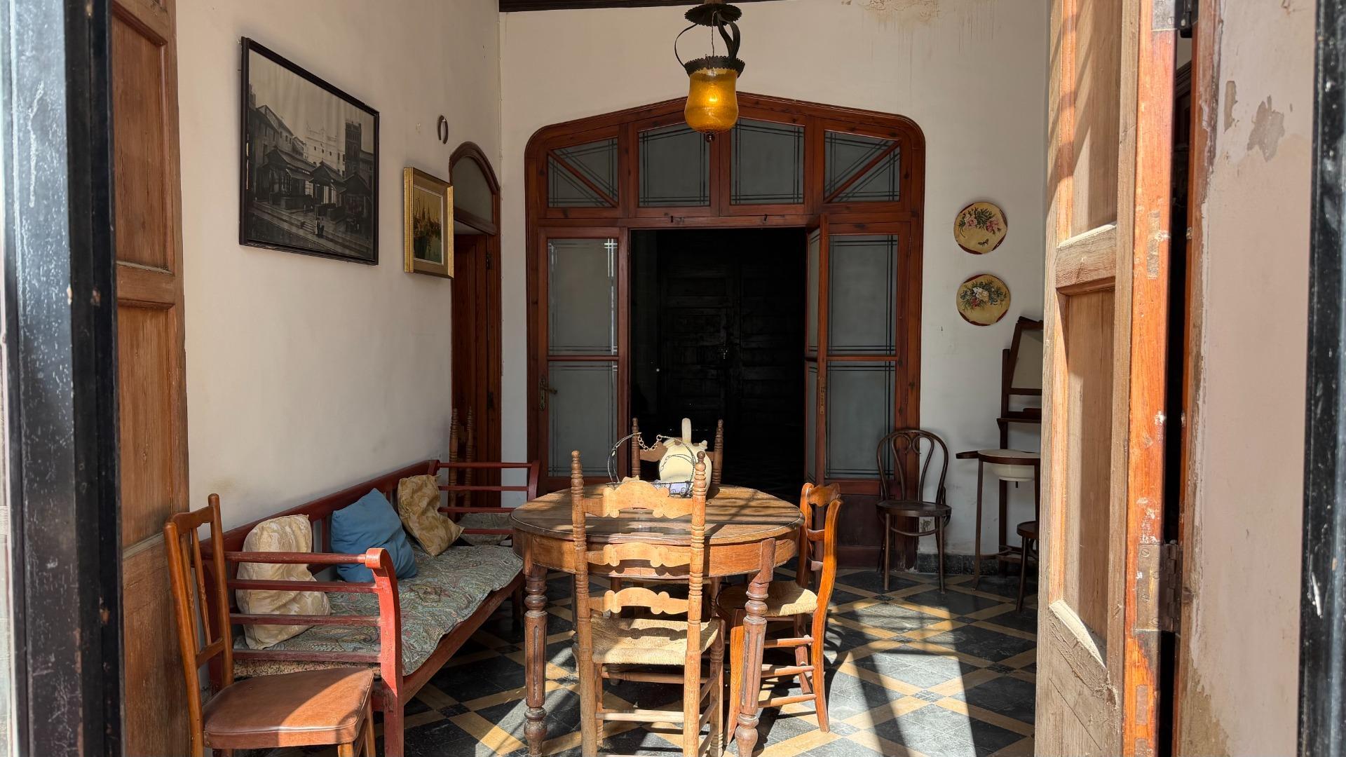 Casa de Pueblo en Alberic: 751 m², 6 Hab, Gran Patio y Antigua Cambra de la Seda