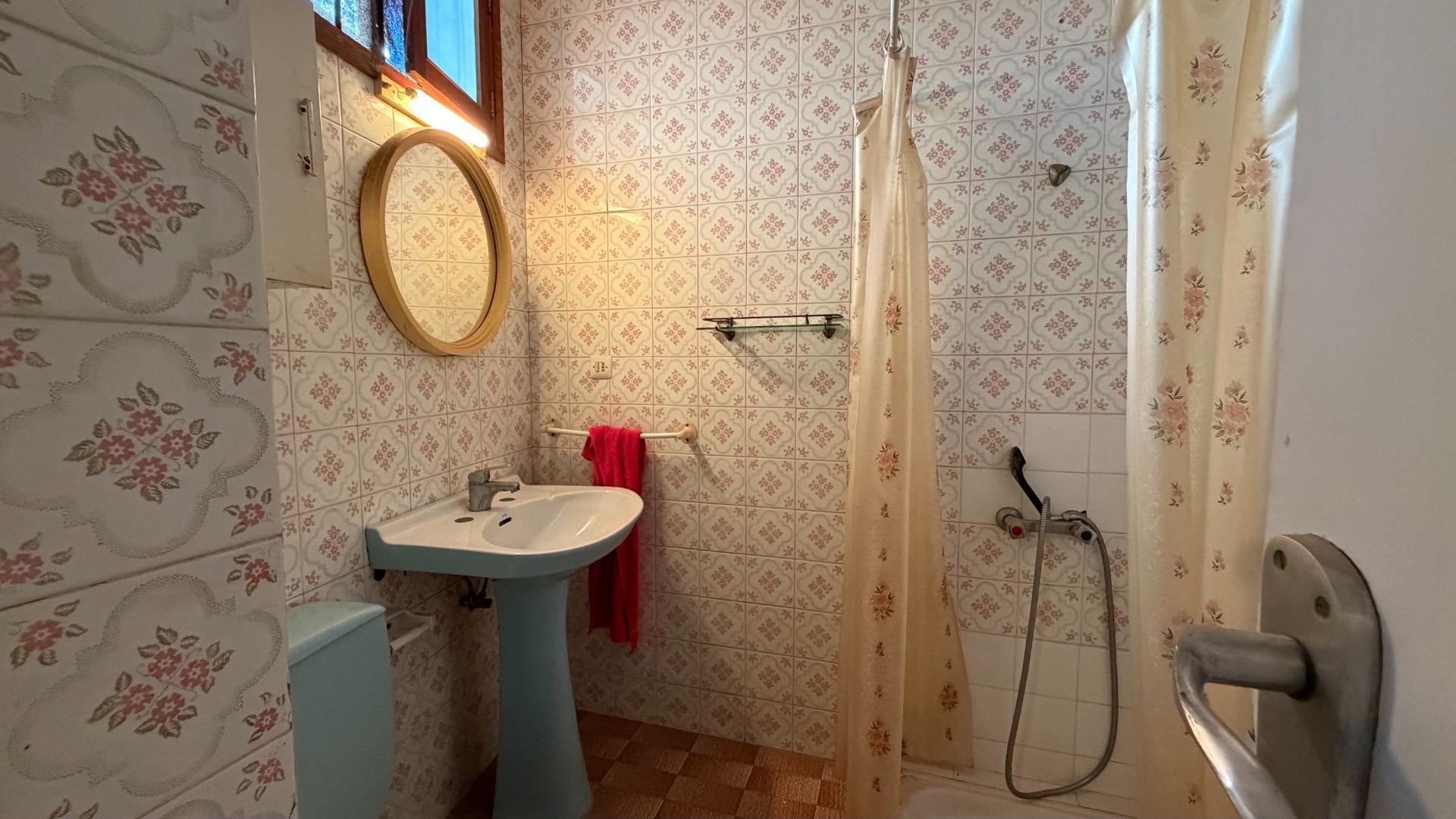 Casa de Pueblo en Alberic: 751 m², 6 Hab, Gran Patio y Antigua Cambra de la Seda