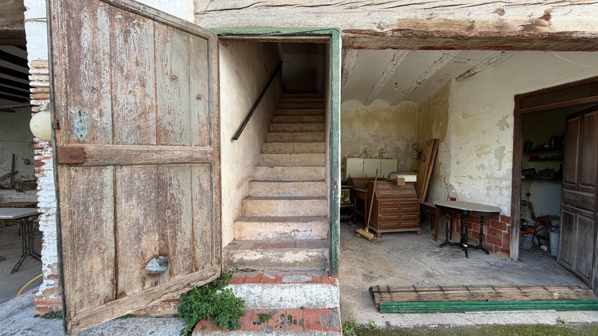 Casa de Pueblo en Alberic: 751 m², 6 Hab, Gran Patio y Antigua Cambra de la Seda