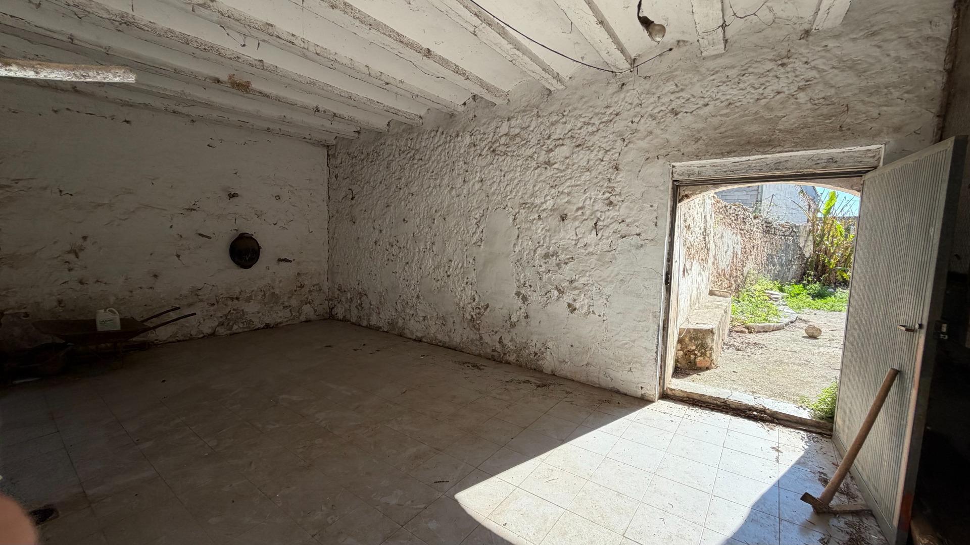 Casa de Pueblo en Alberic: 751 m², 6 Hab, Gran Patio y Antigua Cambra de la Seda