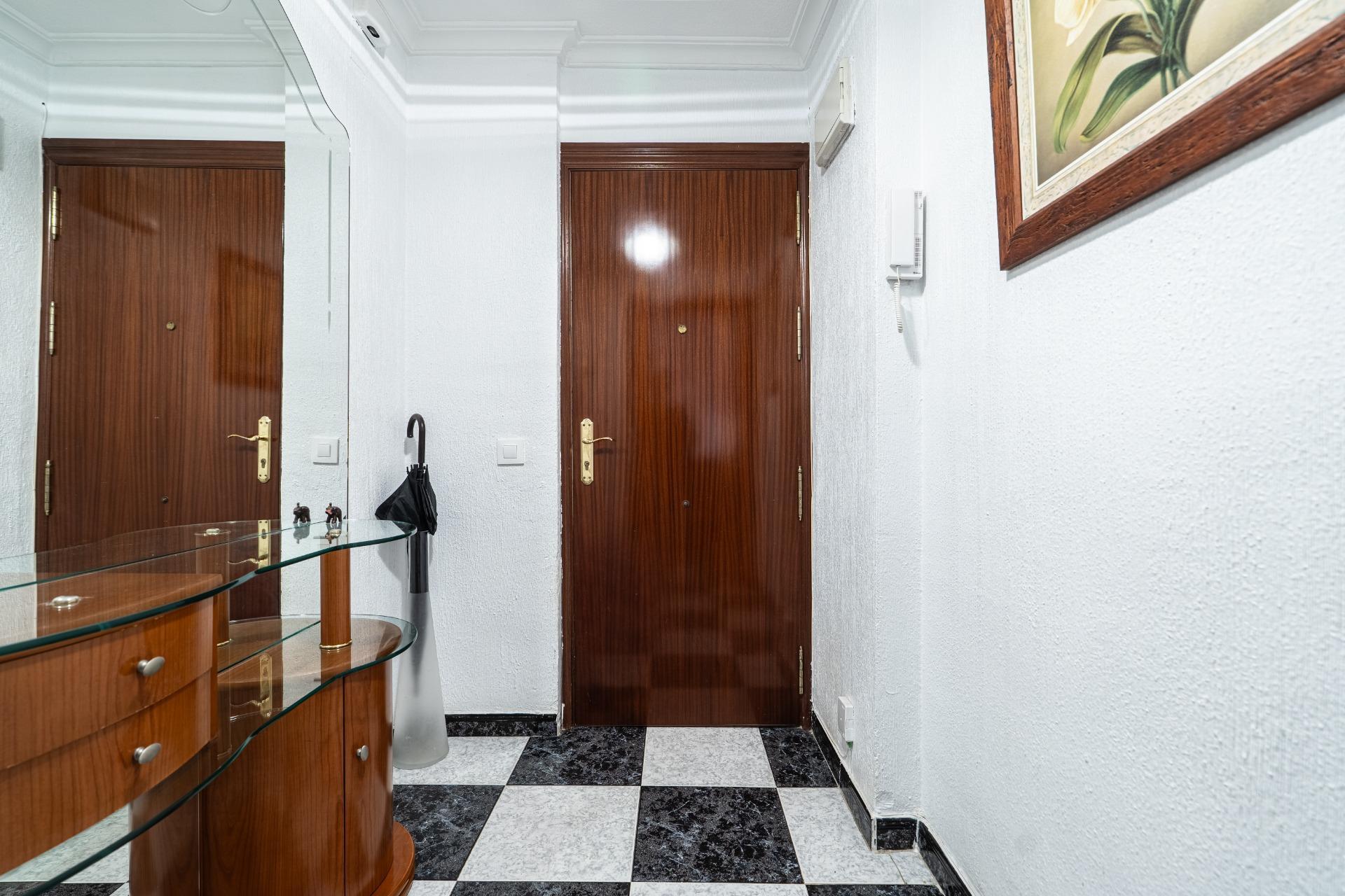 Piso en venta en Calle Victoria Domínguez Cerrato, Sevilla