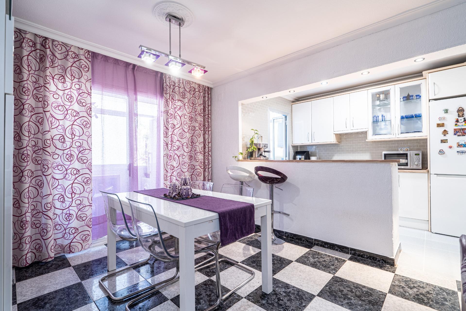 Piso en venta en Calle Victoria Domínguez Cerrato, Sevilla