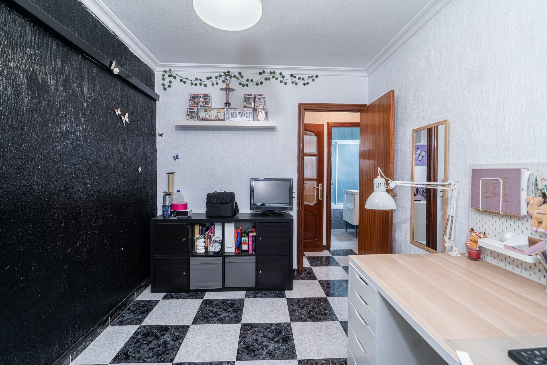 Piso en venta en Calle Victoria Domínguez Cerrato, Sevilla