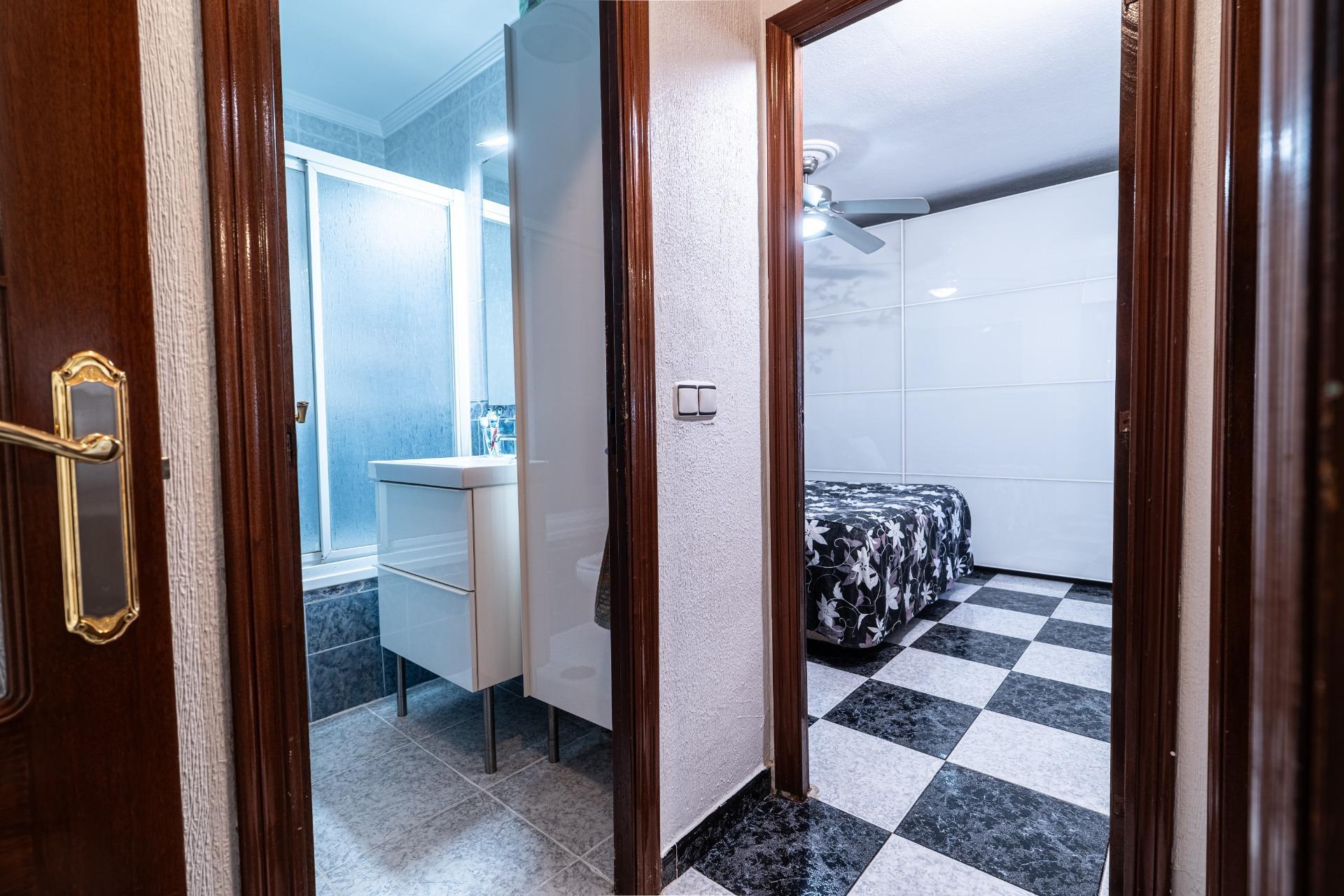 Piso en venta en Calle Victoria Domínguez Cerrato, Sevilla