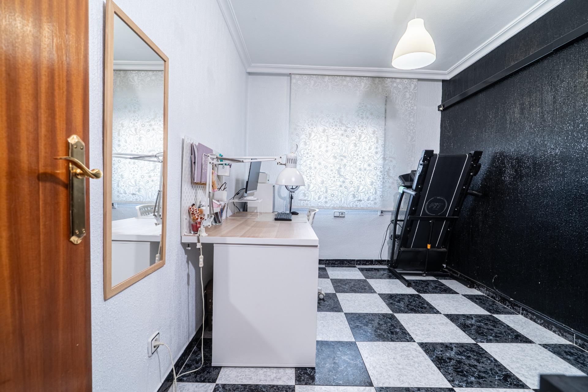 Piso en venta en Calle Victoria Domínguez Cerrato, Sevilla