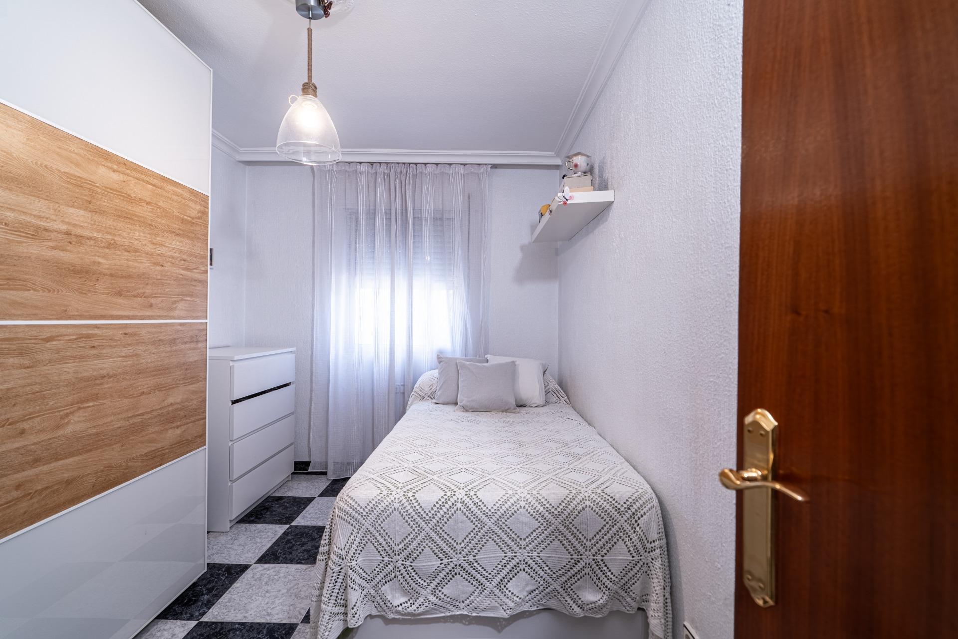 Piso en venta en Calle Victoria Domínguez Cerrato, Sevilla