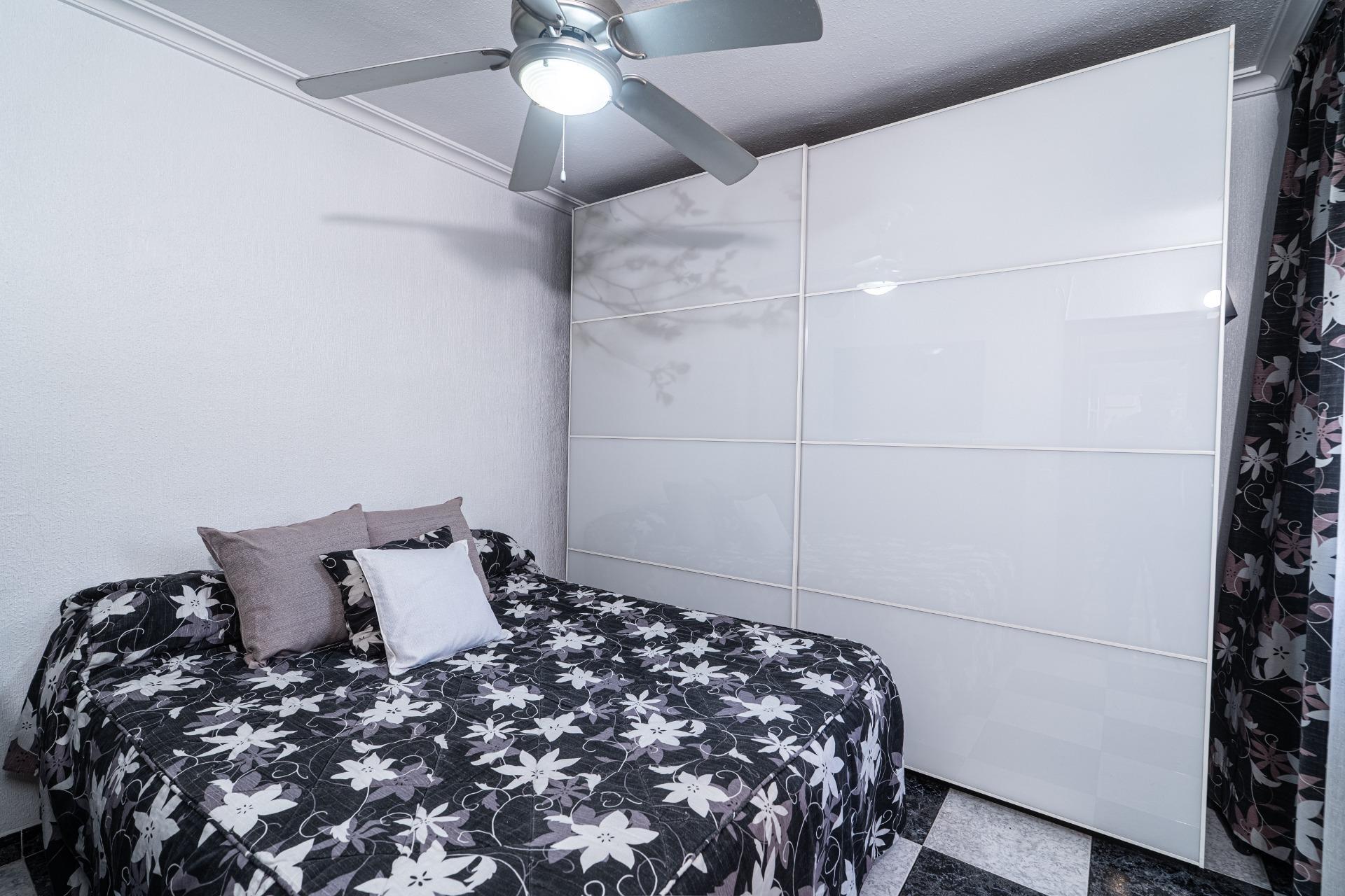 Piso en venta en Calle Victoria Domínguez Cerrato, Sevilla