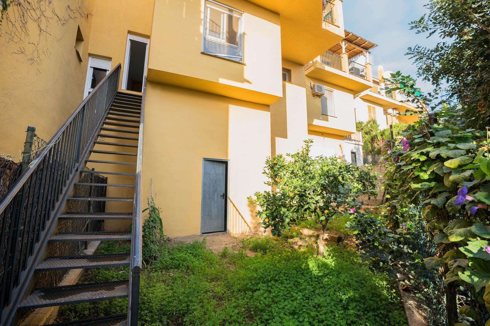 ¡¡¡BAJA SU PRECIO!!! Adosado en Fuengirola: Vistas Espectaculares y Tranquilidad Garantizada.