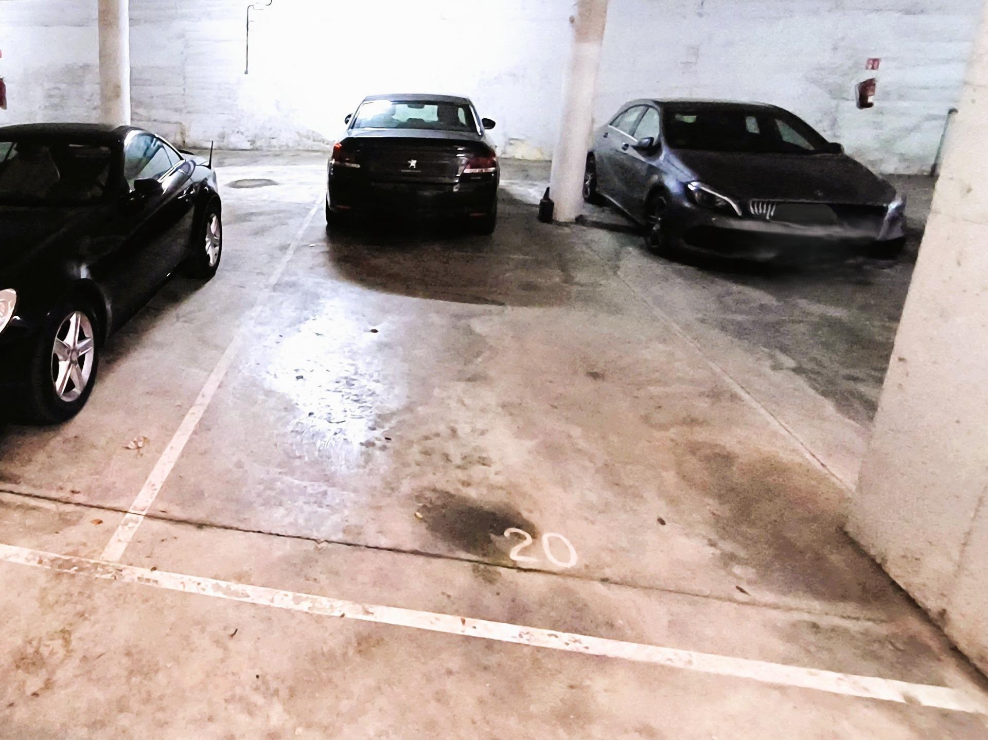 Amplia plaza de parking en Andratx pueblo