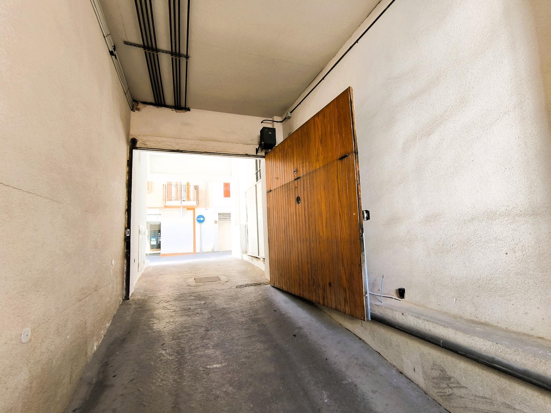 Amplia plaza de parking en Andratx pueblo