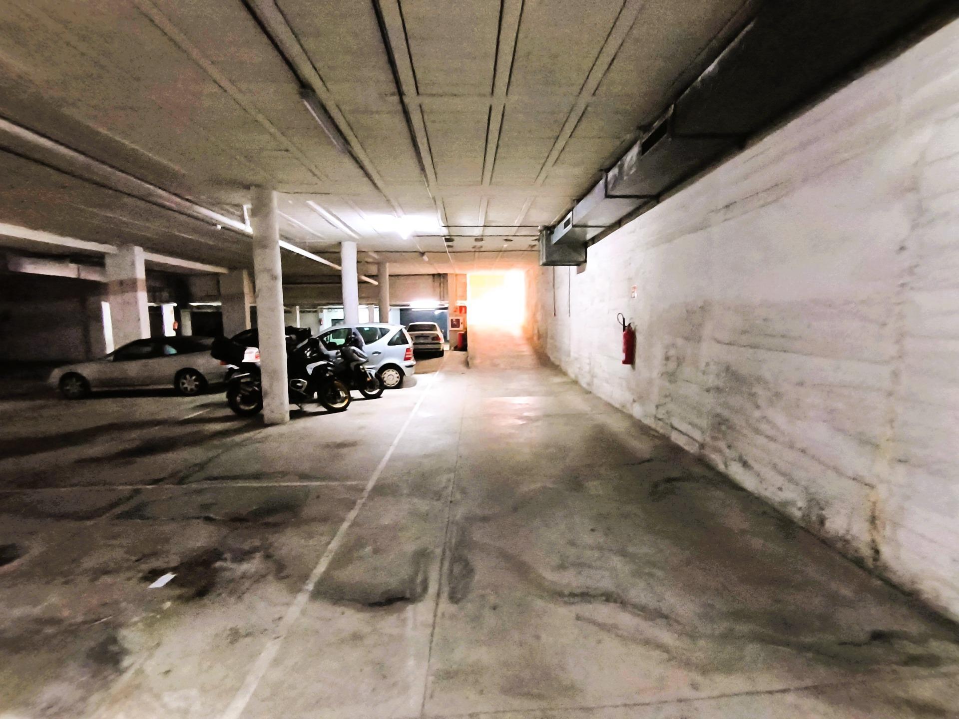 Amplia plaza de parking en Andratx pueblo