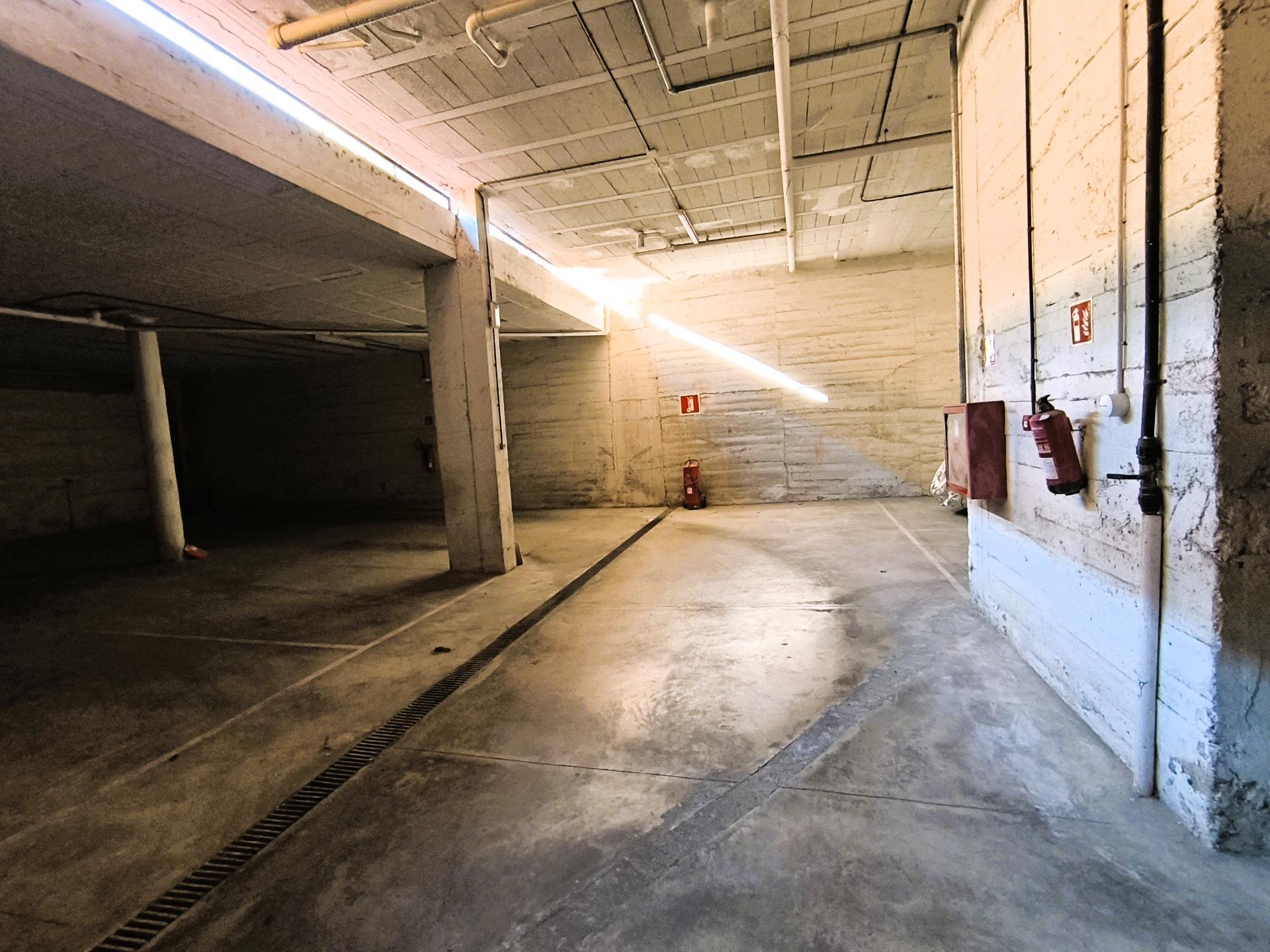 Amplia plaza de parking en Andratx pueblo