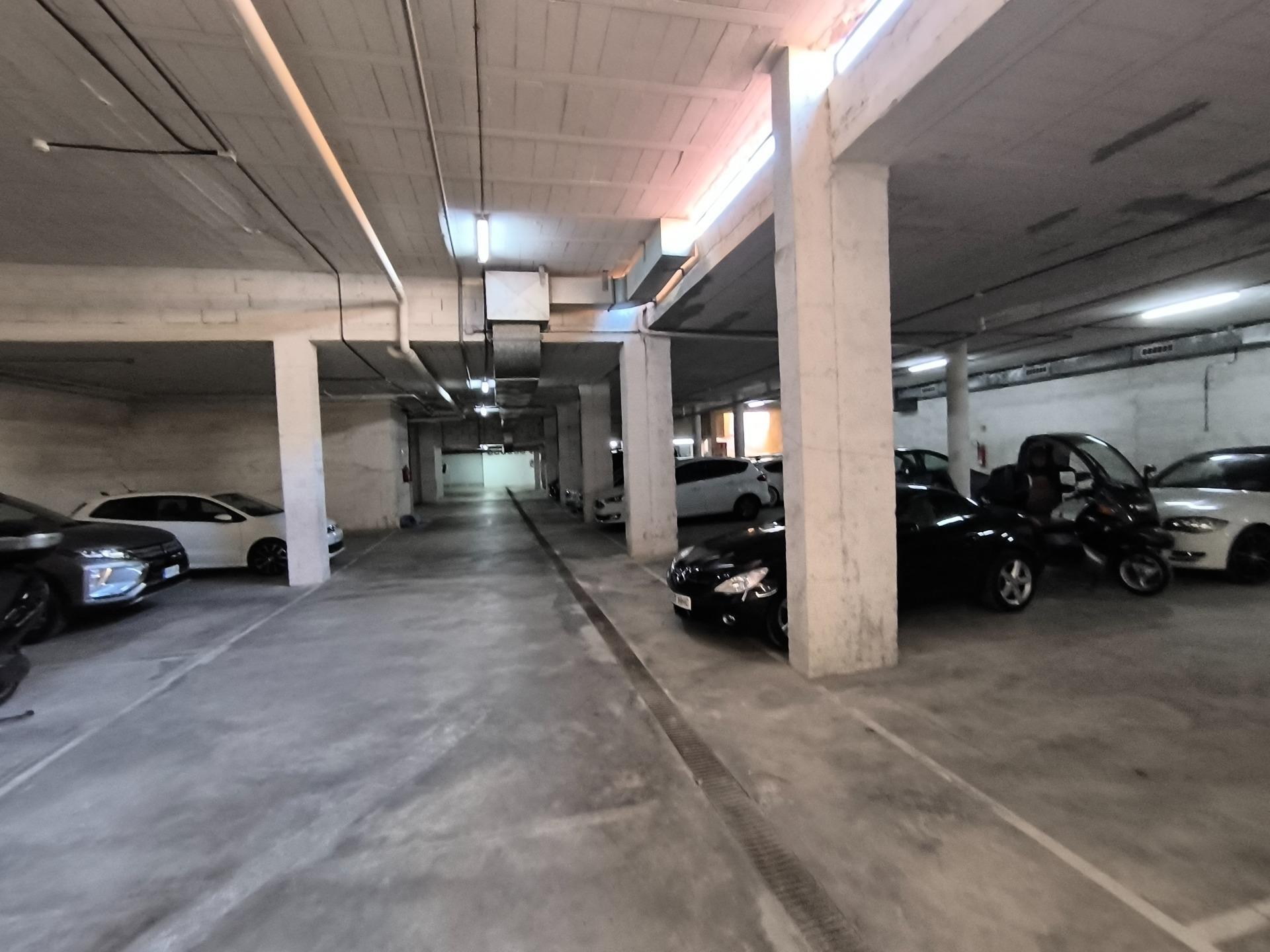 Amplia plaza de parking en Andratx pueblo