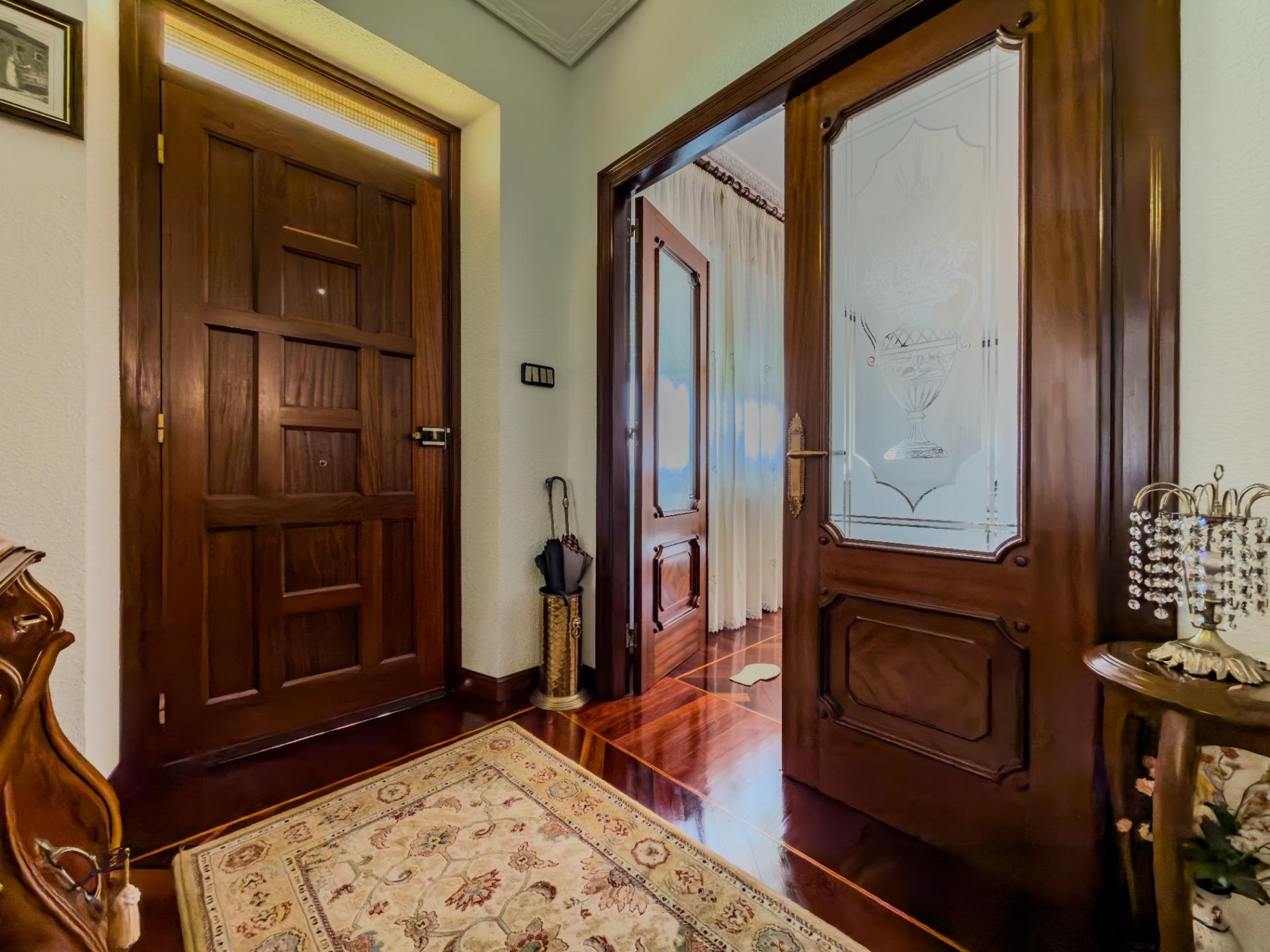 CHALET CON DOS VIVIENDAS Y GRAN PARCELA EN HINOJEDO, SUANCES