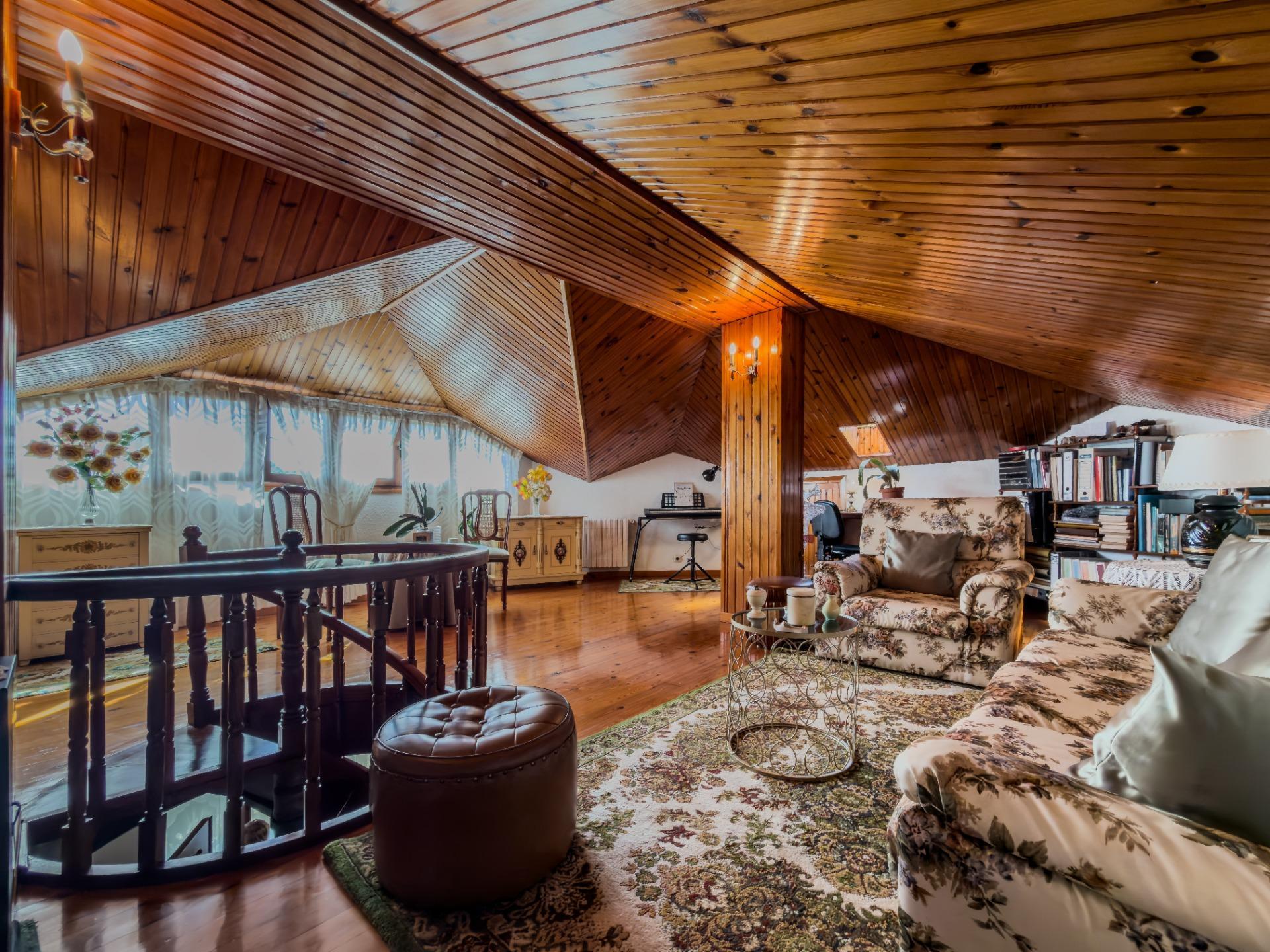 CHALET CON DOS VIVIENDAS Y GRAN PARCELA EN HINOJEDO, SUANCES