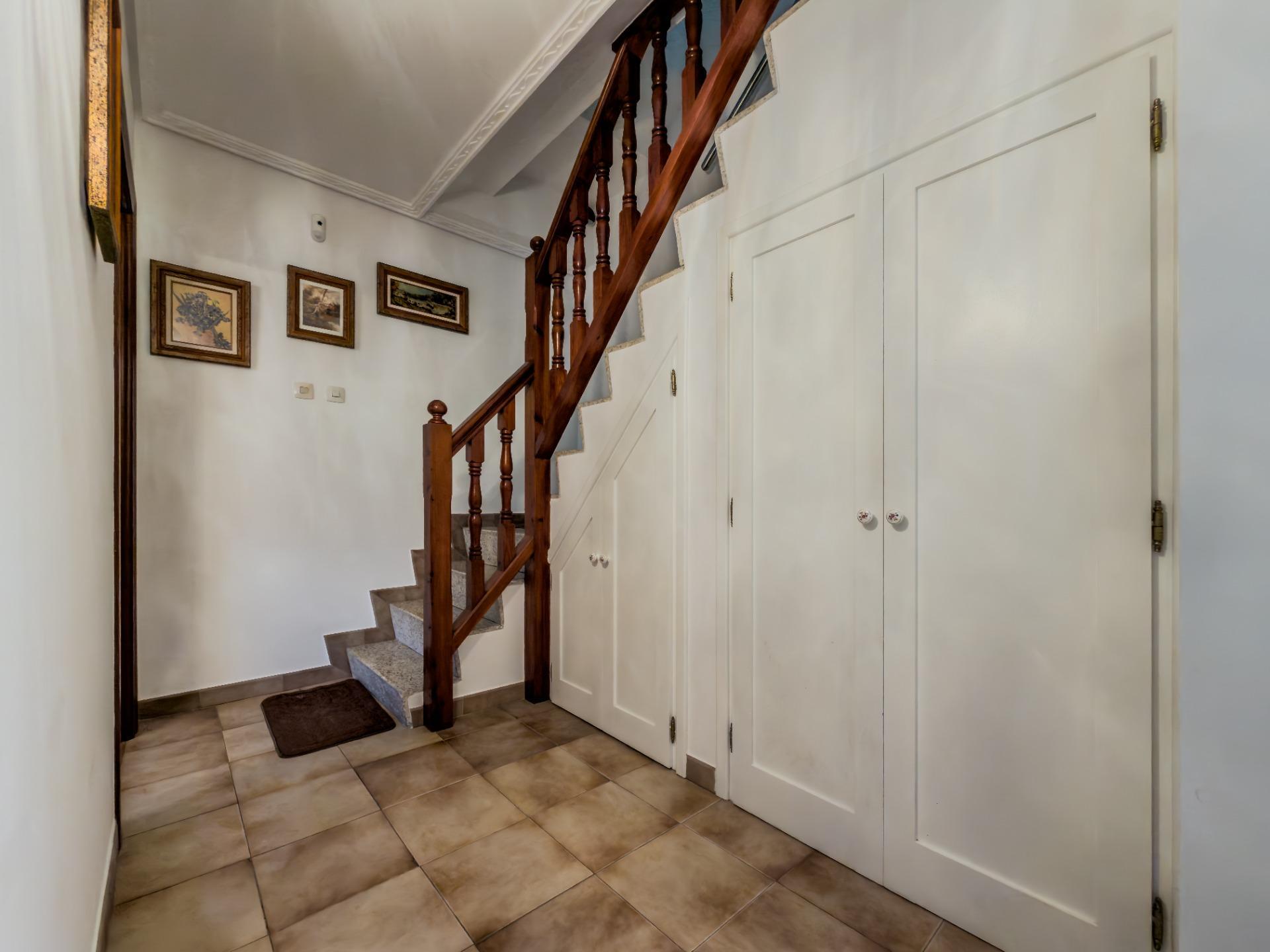 CHALET CON DOS VIVIENDAS Y GRAN PARCELA EN HINOJEDO, SUANCES