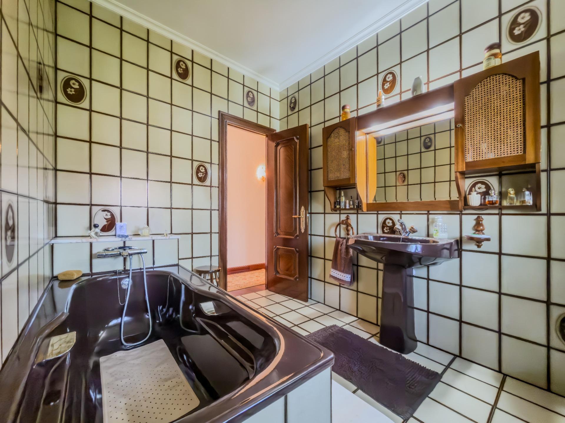 CHALET CON DOS VIVIENDAS Y GRAN PARCELA EN HINOJEDO, SUANCES