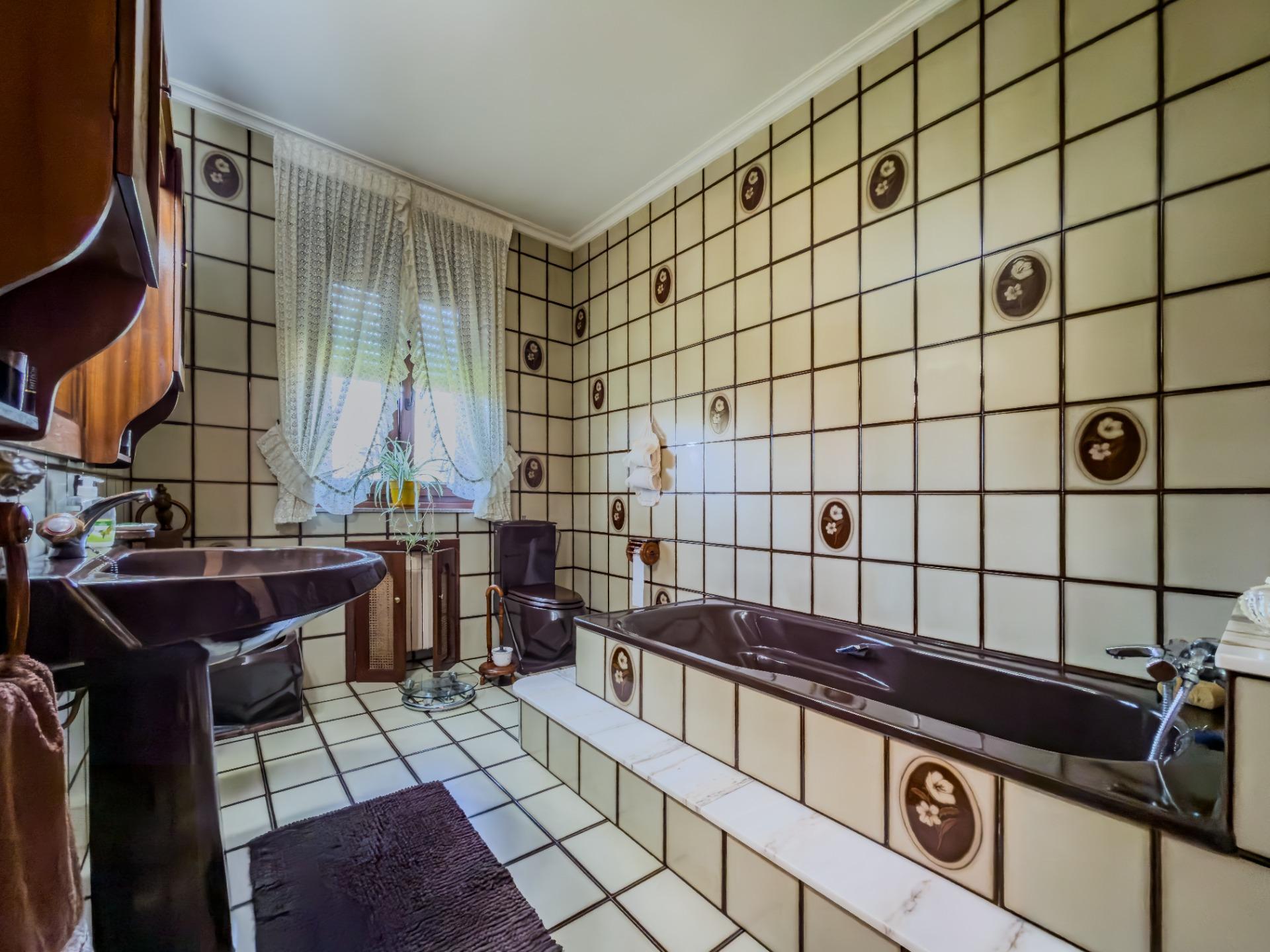 CHALET CON DOS VIVIENDAS Y GRAN PARCELA EN HINOJEDO, SUANCES