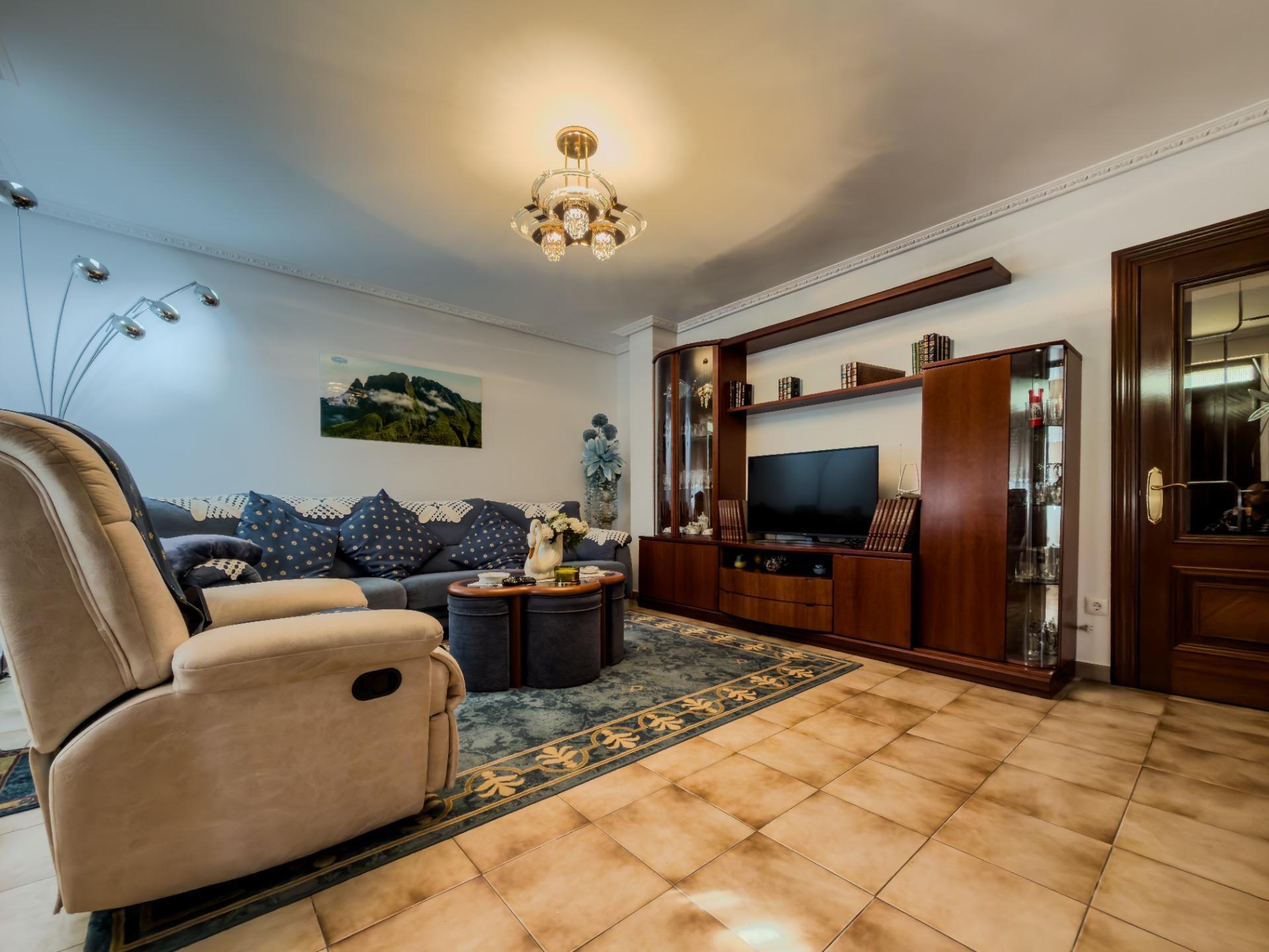 CHALET CON DOS VIVIENDAS Y GRAN PARCELA EN HINOJEDO, SUANCES