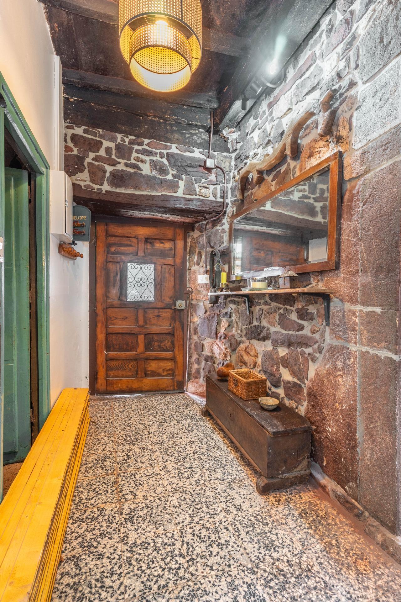 CASA CON TERRENO EN VENTA EN CLAVILLAS (SOMIEDO)