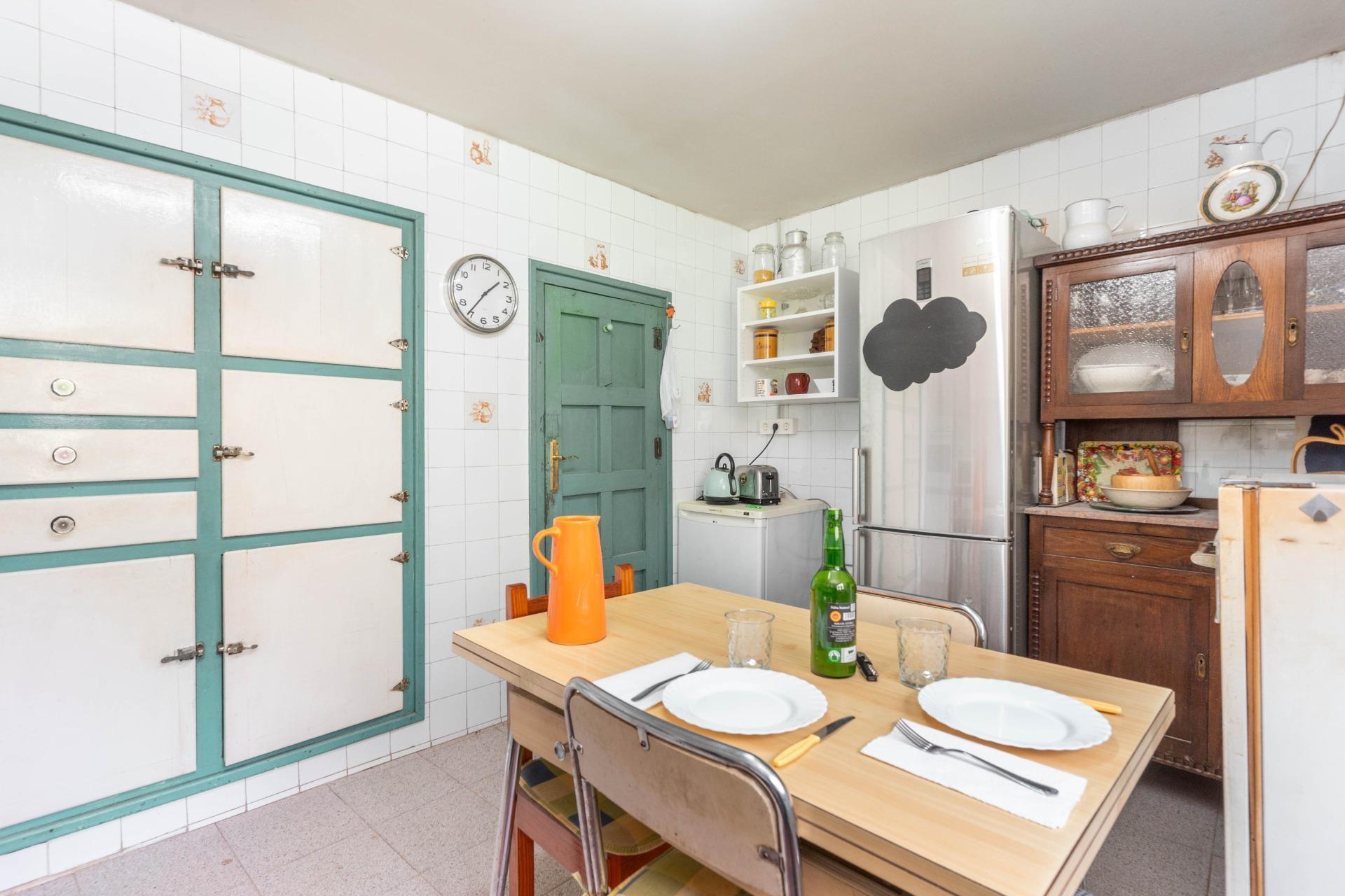 CASA CON TERRENO EN VENTA EN CLAVILLAS (SOMIEDO)