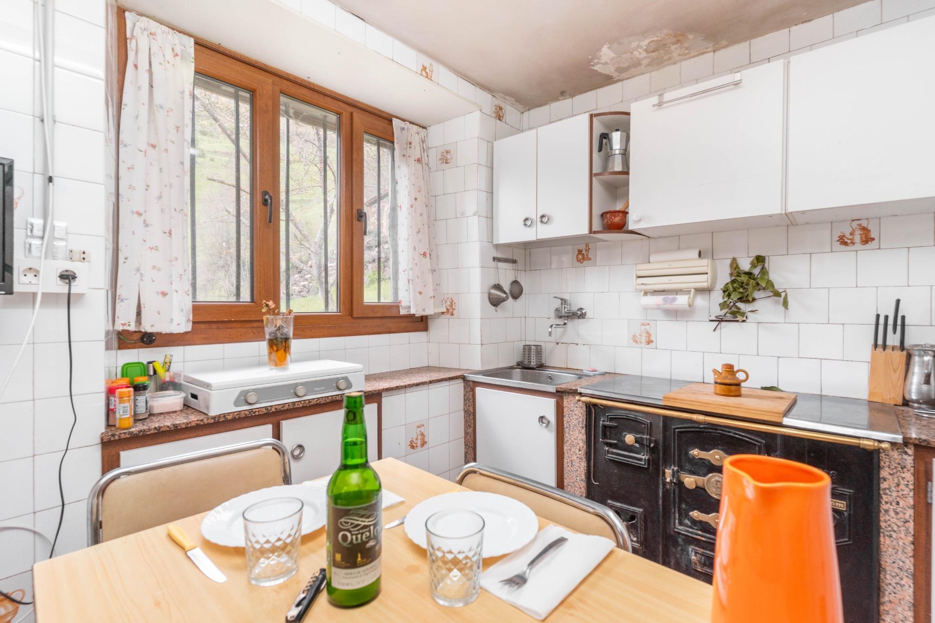 CASA CON TERRENO EN VENTA EN CLAVILLAS (SOMIEDO)