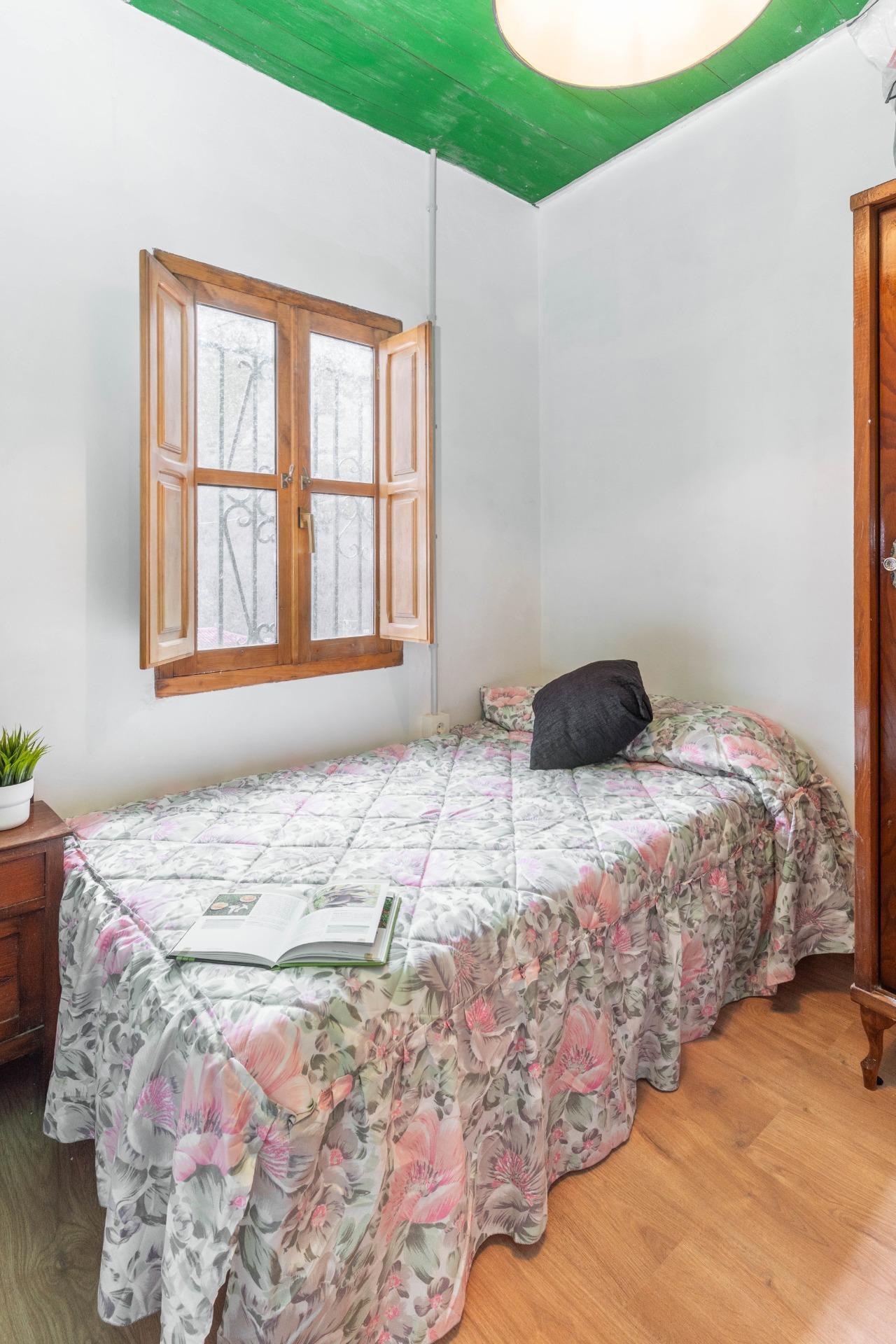 CASA CON TERRENO EN VENTA EN CLAVILLAS (SOMIEDO)